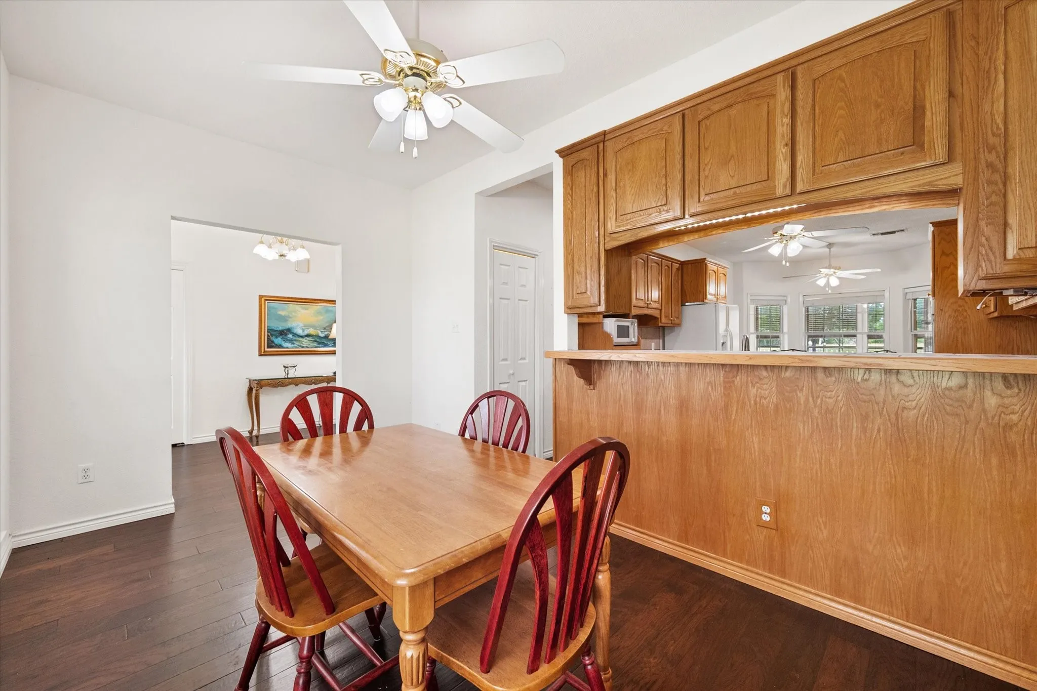 Open dining area in Streetman, TX with easy flow to the kitchen and living spaces.