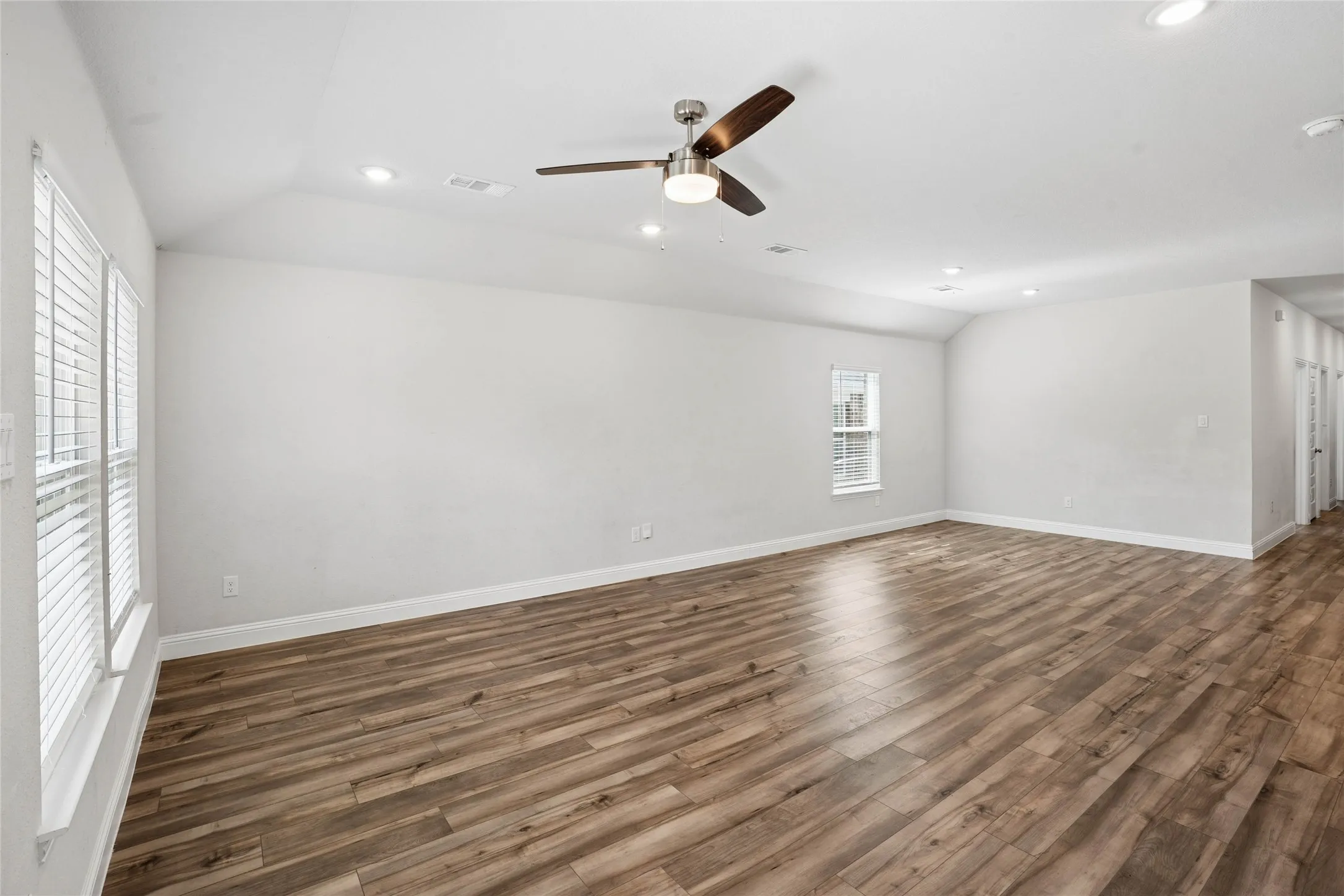 Single Family Residence For Rent in Rockwall County , 317 Fire Rock Drive, Royse City, Texas 75189, 3 Bedroom, 2 Bathroom, 2 Garage spaces, 1,618 Sqft, built in 2024, mls#21298047, Real Estate Agent in Royse City, Homes For Rent in Rockwall county, Homes For Rent in Royse City, Realtor in Royse City Texas, Real Estate Brokerage Independent Realty Texas, Luminita Cordes Realtor