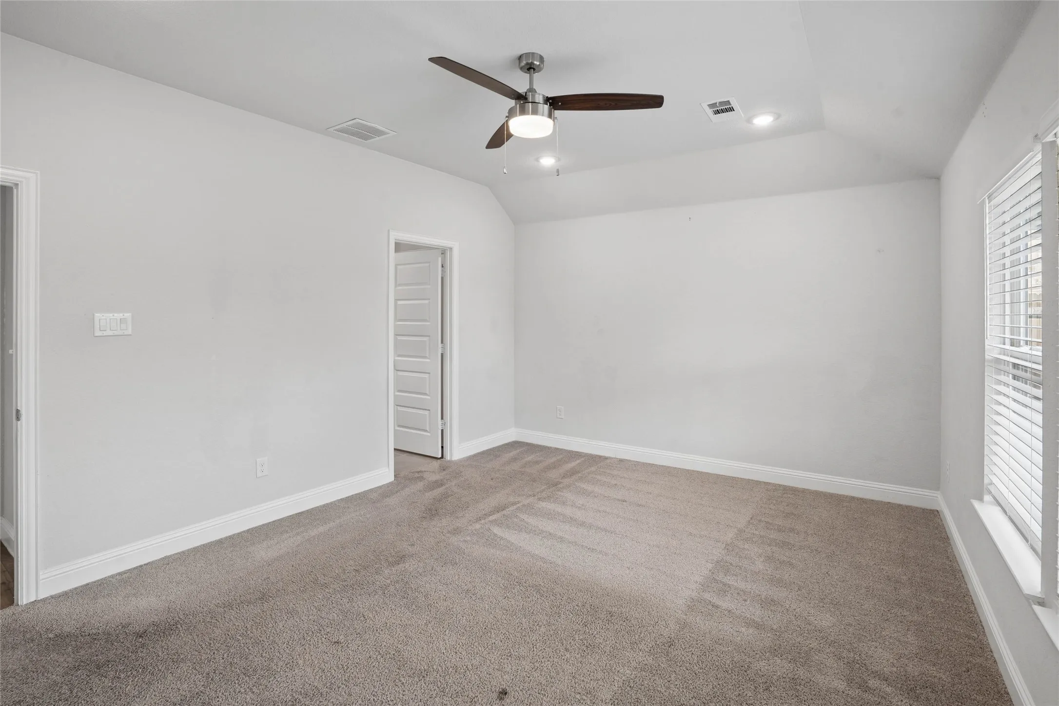 Single Family Residence For Rent in Rockwall County , 317 Fire Rock Drive, Royse City, Texas 75189, 3 Bedroom, 2 Bathroom, 2 Garage spaces, 1,618 Sqft, built in 2024, mls#21298047, Real Estate Agent in Royse City, Homes For Rent in Rockwall county, Homes For Rent in Royse City, Realtor in Royse City Texas, Real Estate Brokerage Independent Realty Texas, Luminita Cordes Realtor