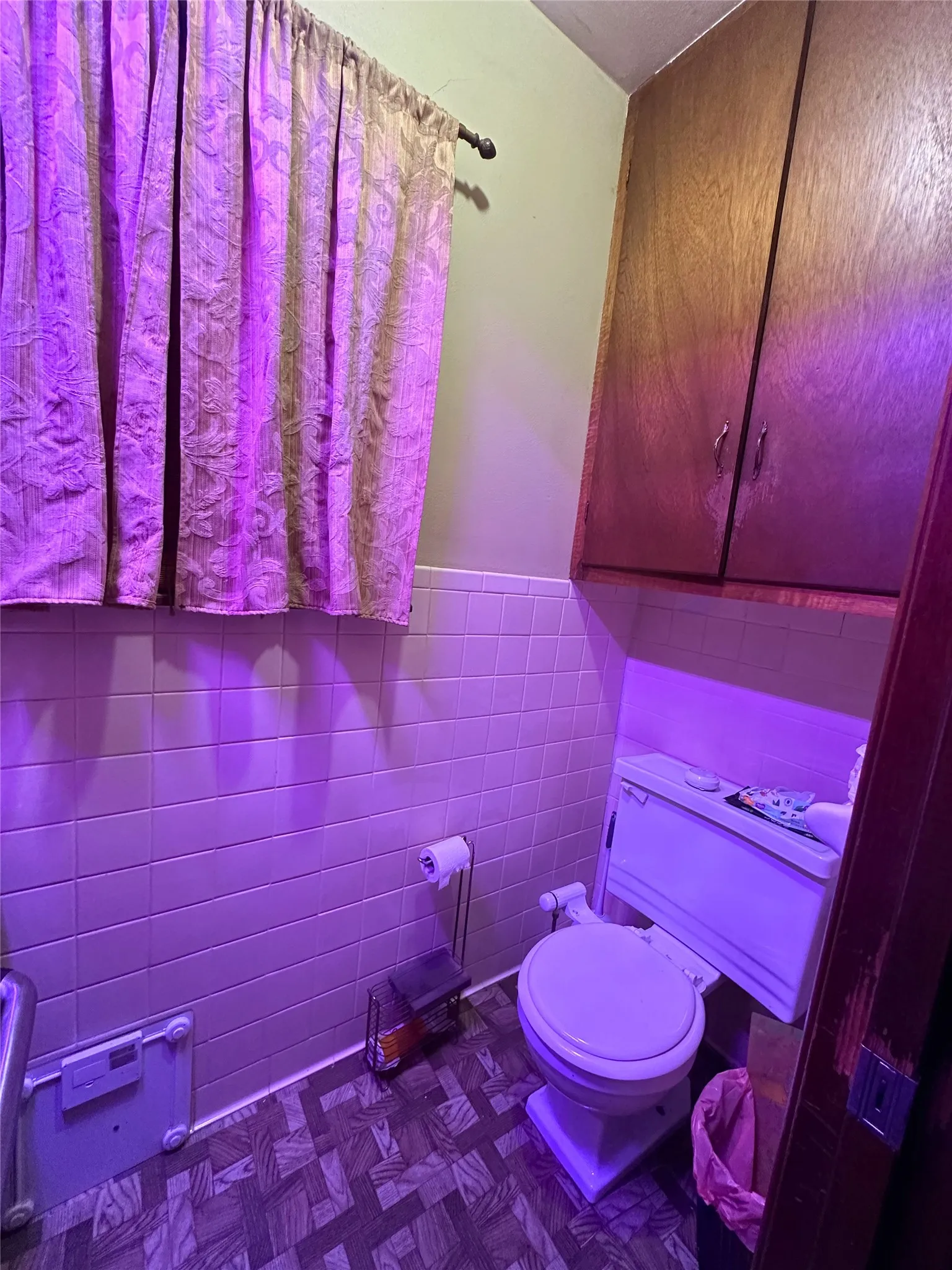 1/2 bathroom