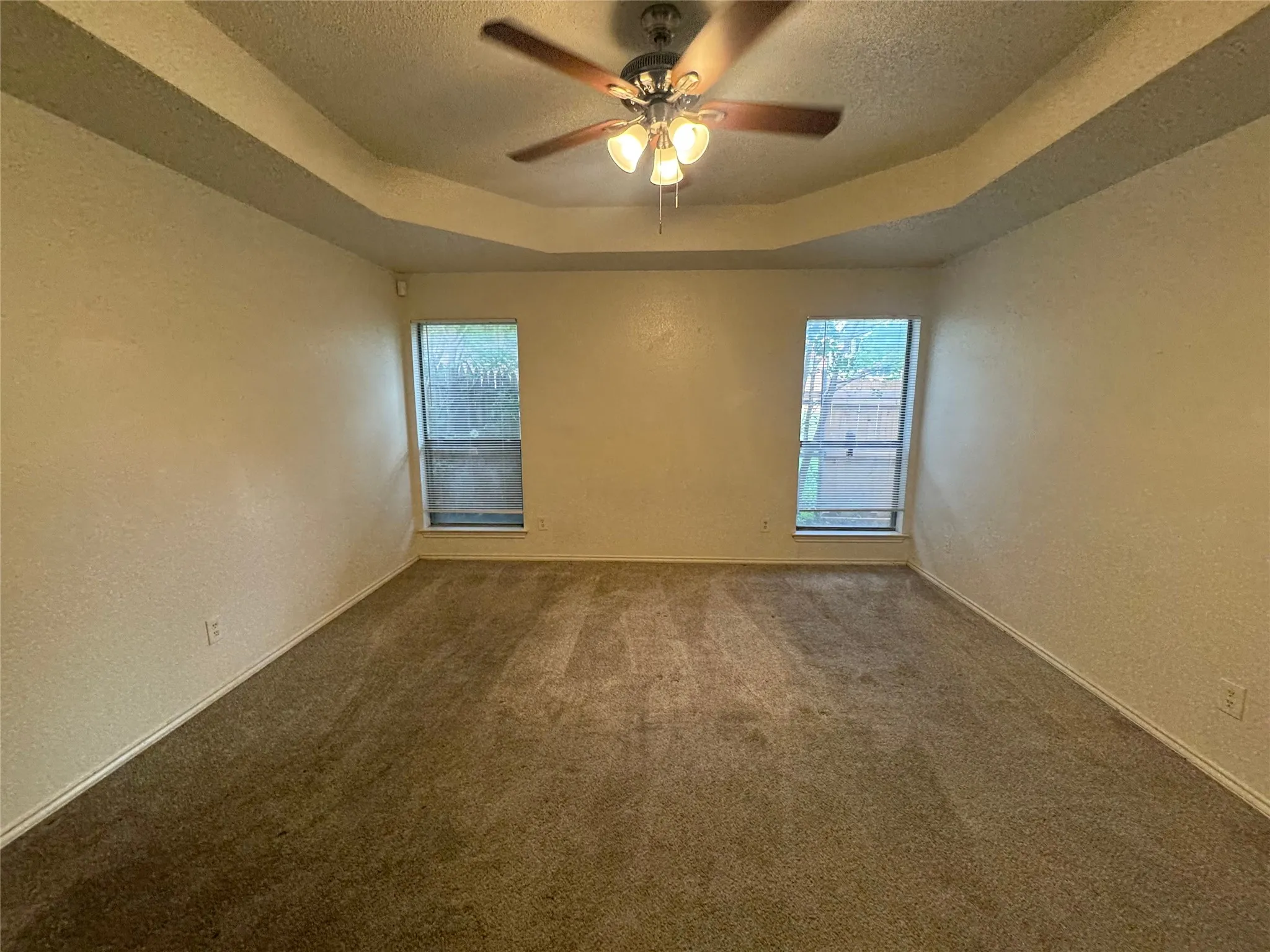 Single Family Residence For Rent in Tarrant County , 1940 WILLOW VALE Drive, Fort Worth, Texas 76134, 3 Bedroom, 2 Bathroom, 2 Garage spaces, 1,634 Sqft, built in 1984, mls#21298074, Real Estate Agent in Fort Worth, Homes For Rent in Tarrant county, Homes For Rent in Fort Worth, Realtor in Fort Worth Texas, Real Estate Brokerage Independent Realty Texas, Luminita Cordes Realtor