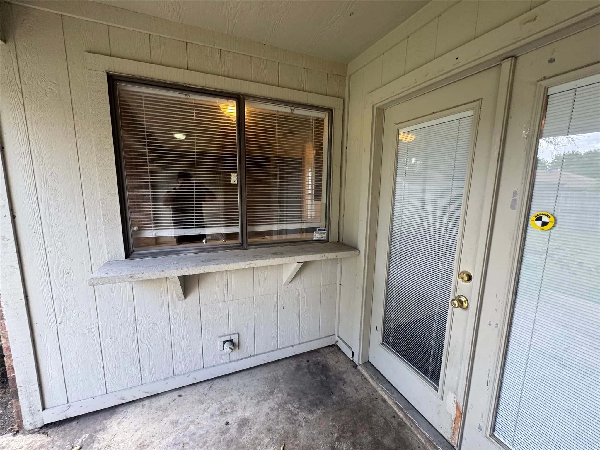 Single Family Residence For Rent in Tarrant County , 1940 WILLOW VALE Drive, Fort Worth, Texas 76134, 3 Bedroom, 2 Bathroom, 2 Garage spaces, 1,634 Sqft, built in 1984, mls#21298074, Real Estate Agent in Fort Worth, Homes For Rent in Tarrant county, Homes For Rent in Fort Worth, Realtor in Fort Worth Texas, Real Estate Brokerage Independent Realty Texas, Luminita Cordes Realtor