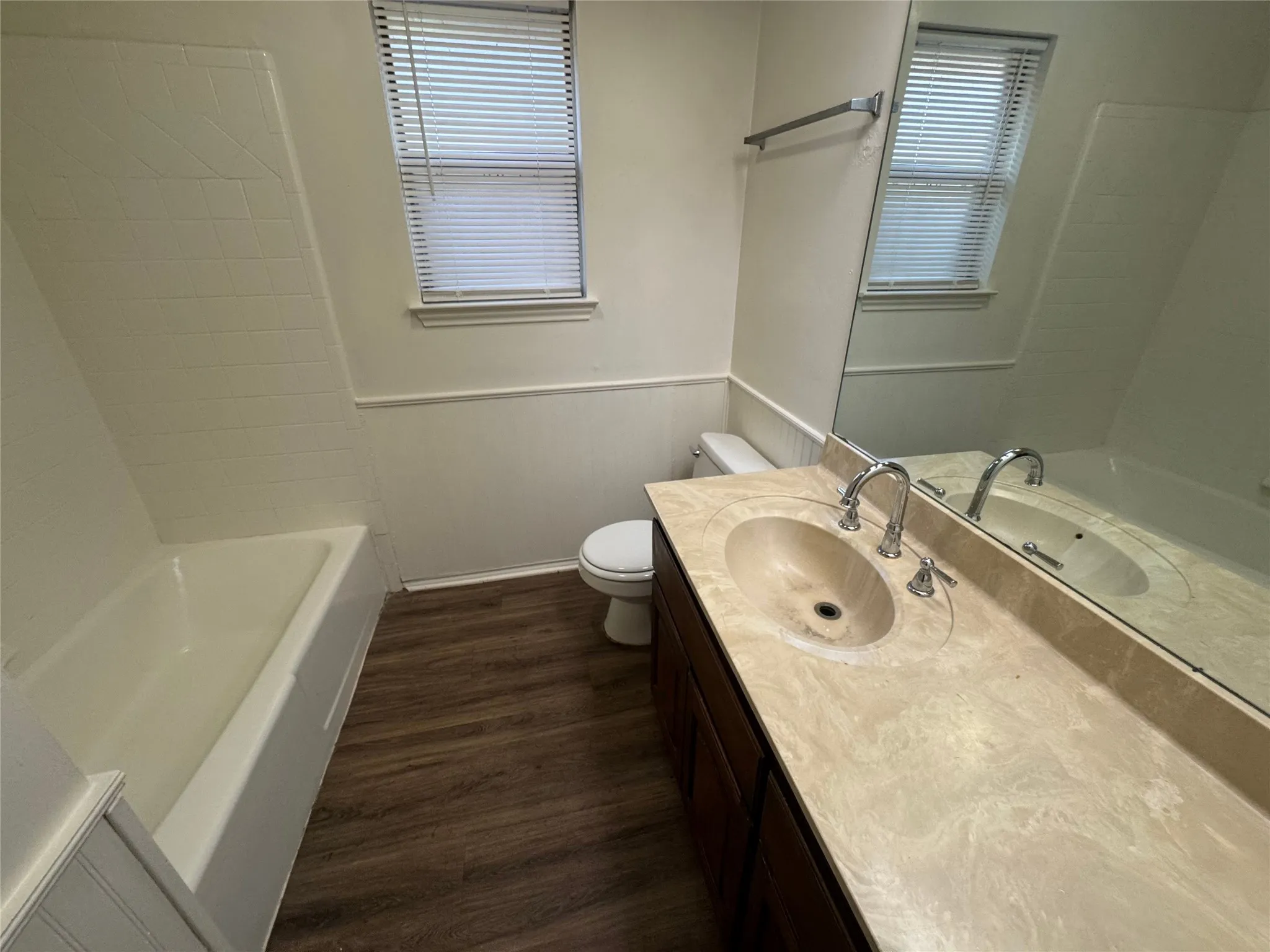 Single Family Residence For Rent in Tarrant County , 1940 WILLOW VALE Drive, Fort Worth, Texas 76134, 3 Bedroom, 2 Bathroom, 2 Garage spaces, 1,634 Sqft, built in 1984, mls#21298074, Real Estate Agent in Fort Worth, Homes For Rent in Tarrant county, Homes For Rent in Fort Worth, Realtor in Fort Worth Texas, Real Estate Brokerage Independent Realty Texas, Luminita Cordes Realtor
