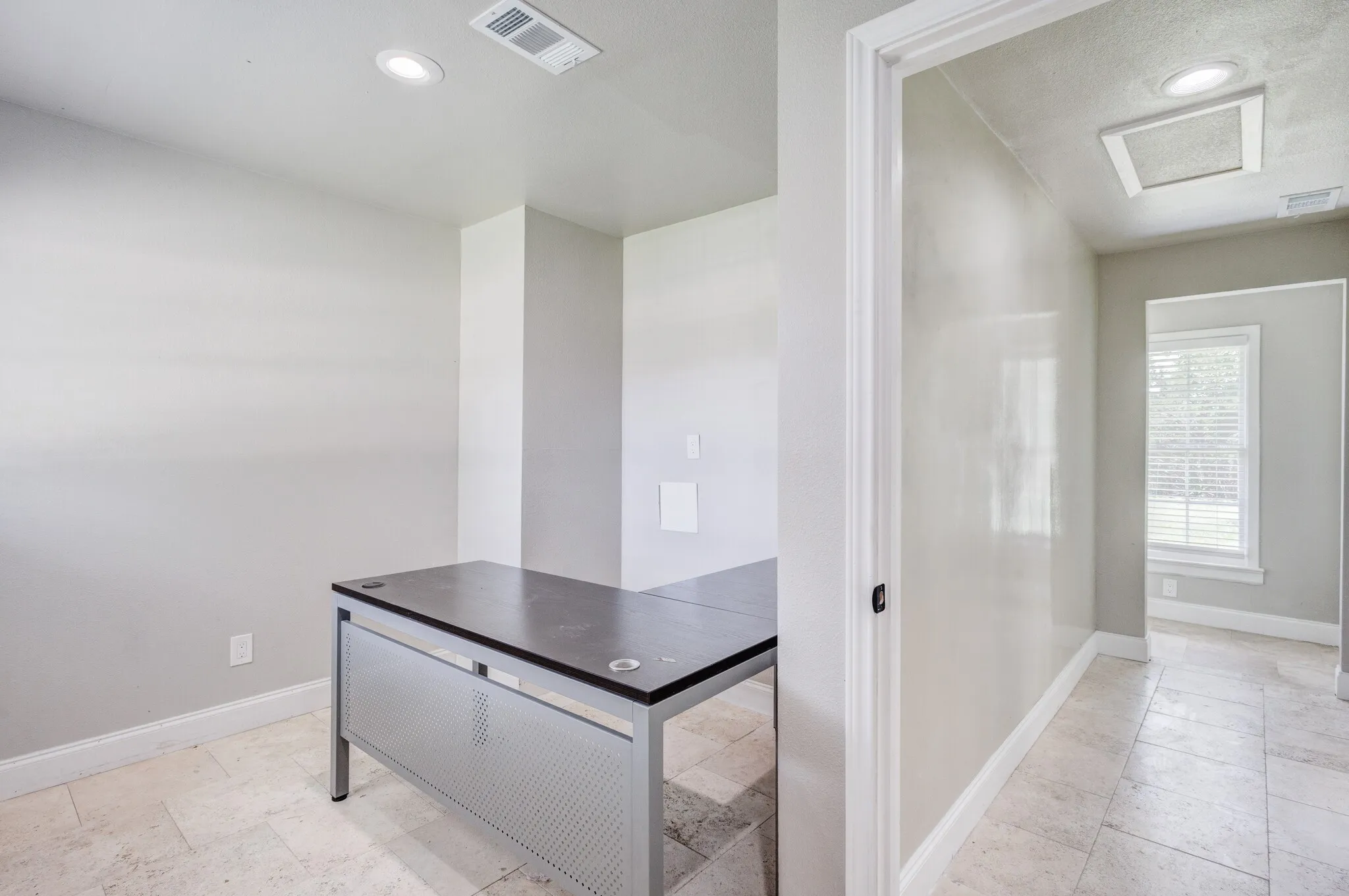 Office For Rent in Collin County , 4877 Sam Rayburn Highway, Anna, Texas 75409, 0, 0, Garage spaces, 0 Sqft, built in 1960, Price $6,800, mls#21298084, Real Estate Agent in Anna, Homes For Rent in Collin county, Homes For Rent in Anna, Realtor in Anna Texas, Real Estate Brokerage Independent Realty Texas, Luminita Cordes Realtor