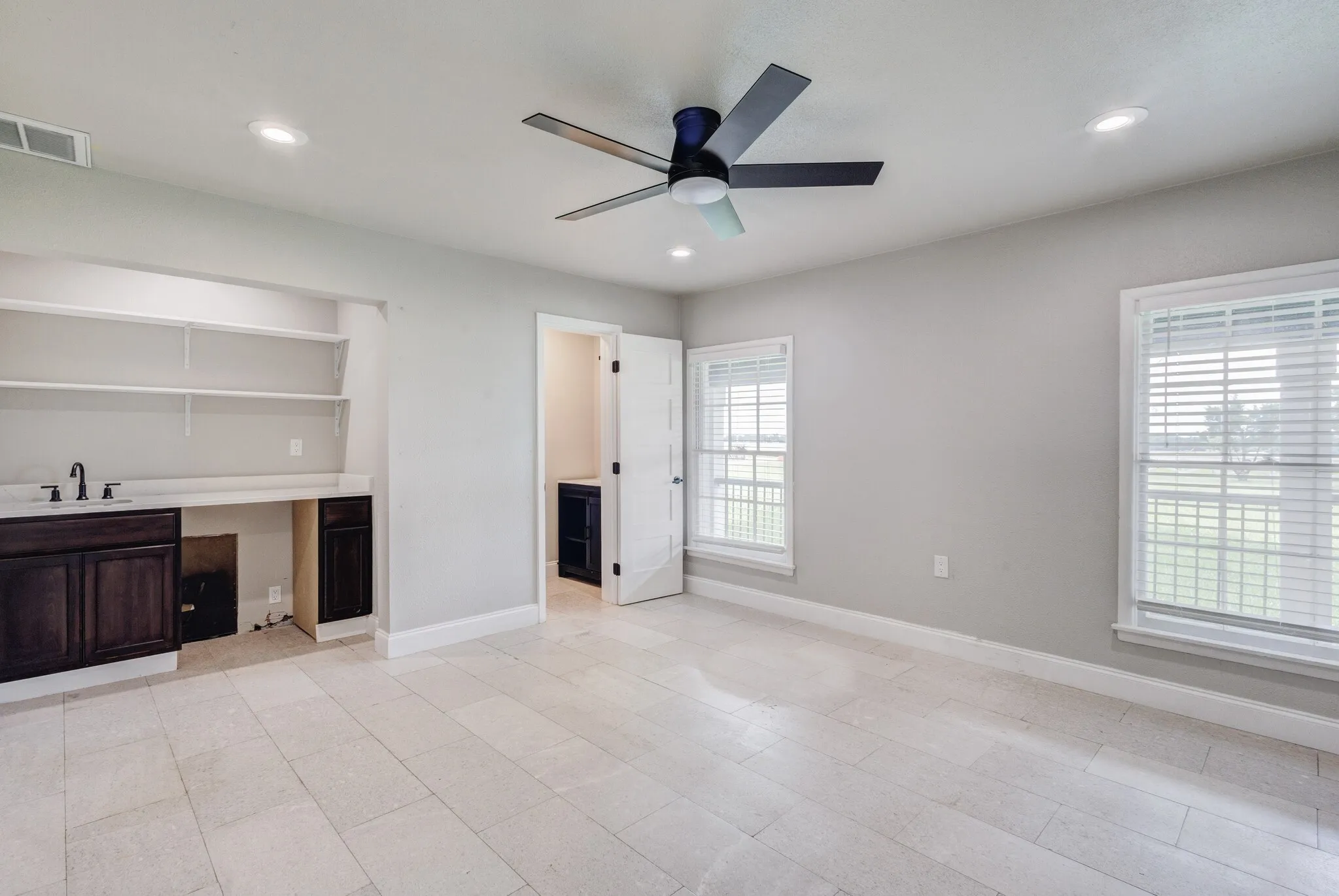 Office For Rent in Collin County , 4877 Sam Rayburn Highway, Anna, Texas 75409, 0, 0, Garage spaces, 0 Sqft, built in 1960, Price $6,800, mls#21298084, Real Estate Agent in Anna, Homes For Rent in Collin county, Homes For Rent in Anna, Realtor in Anna Texas, Real Estate Brokerage Independent Realty Texas, Luminita Cordes Realtor