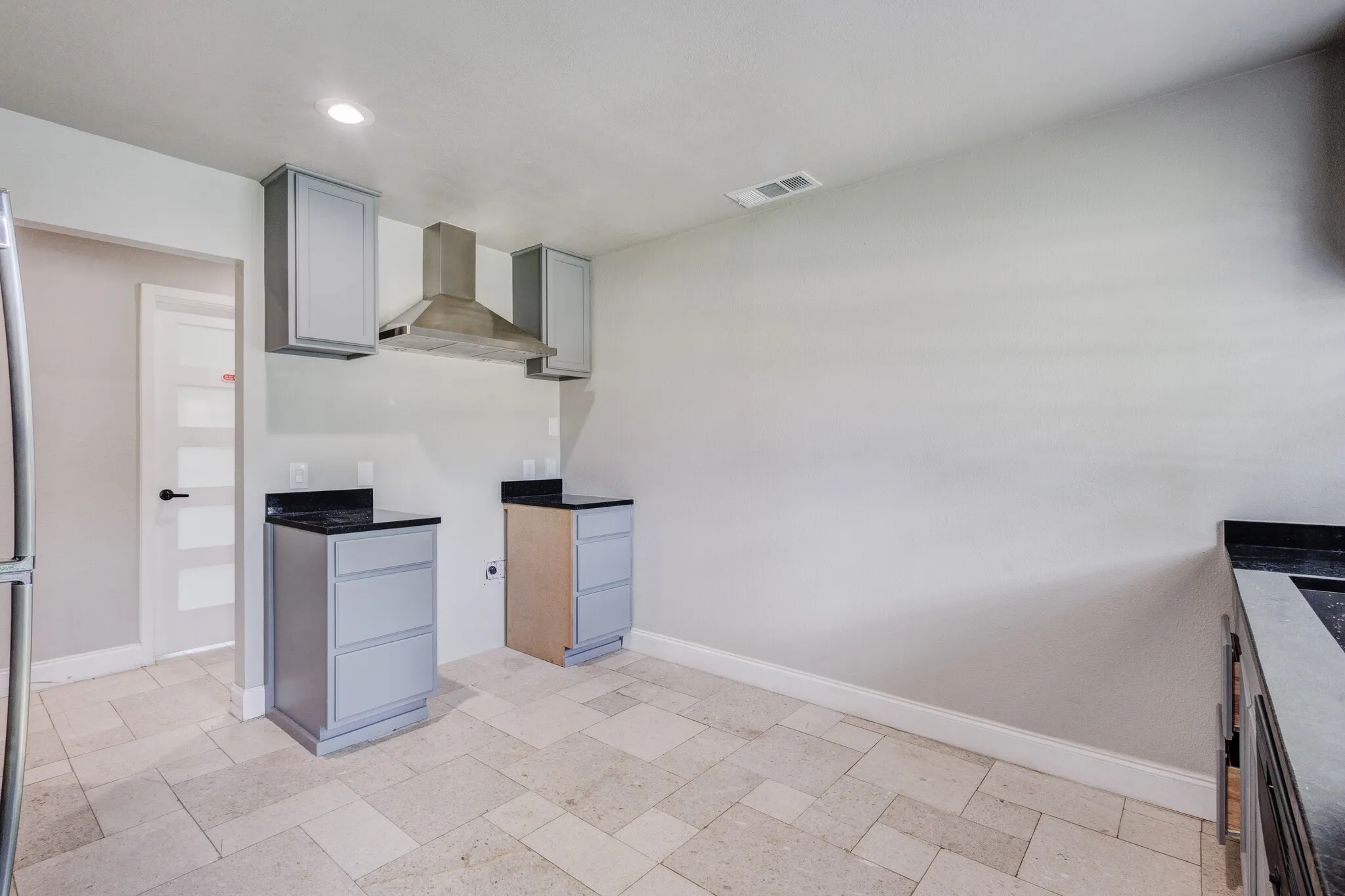 Office For Rent in Collin County , 4877 Sam Rayburn Highway, Anna, Texas 75409, 0, 0, Garage spaces, 0 Sqft, built in 1960, Price $6,800, mls#21298084, Real Estate Agent in Anna, Homes For Rent in Collin county, Homes For Rent in Anna, Realtor in Anna Texas, Real Estate Brokerage Independent Realty Texas, Luminita Cordes Realtor