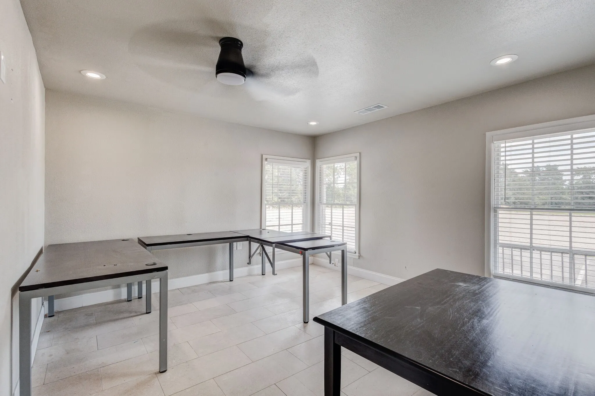 Office For Rent in Collin County , 4877 Sam Rayburn Highway, Anna, Texas 75409, 0, 0, Garage spaces, 0 Sqft, built in 1960, Price $6,800, mls#21298084, Real Estate Agent in Anna, Homes For Rent in Collin county, Homes For Rent in Anna, Realtor in Anna Texas, Real Estate Brokerage Independent Realty Texas, Luminita Cordes Realtor