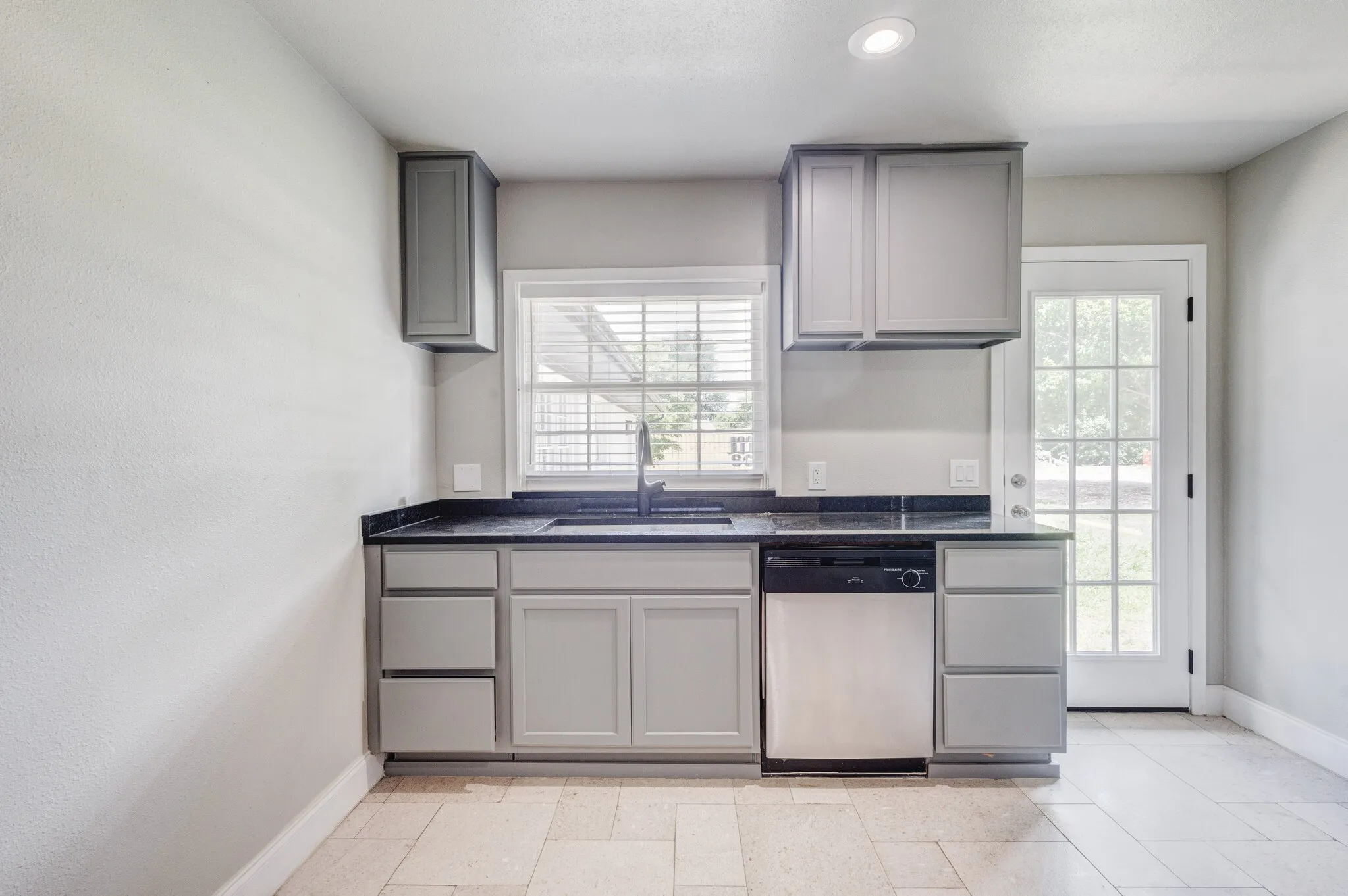 Office For Rent in Collin County , 4877 Sam Rayburn Highway, Anna, Texas 75409, 0, 0, Garage spaces, 0 Sqft, built in 1960, Price $6,800, mls#21298084, Real Estate Agent in Anna, Homes For Rent in Collin county, Homes For Rent in Anna, Realtor in Anna Texas, Real Estate Brokerage Independent Realty Texas, Luminita Cordes Realtor