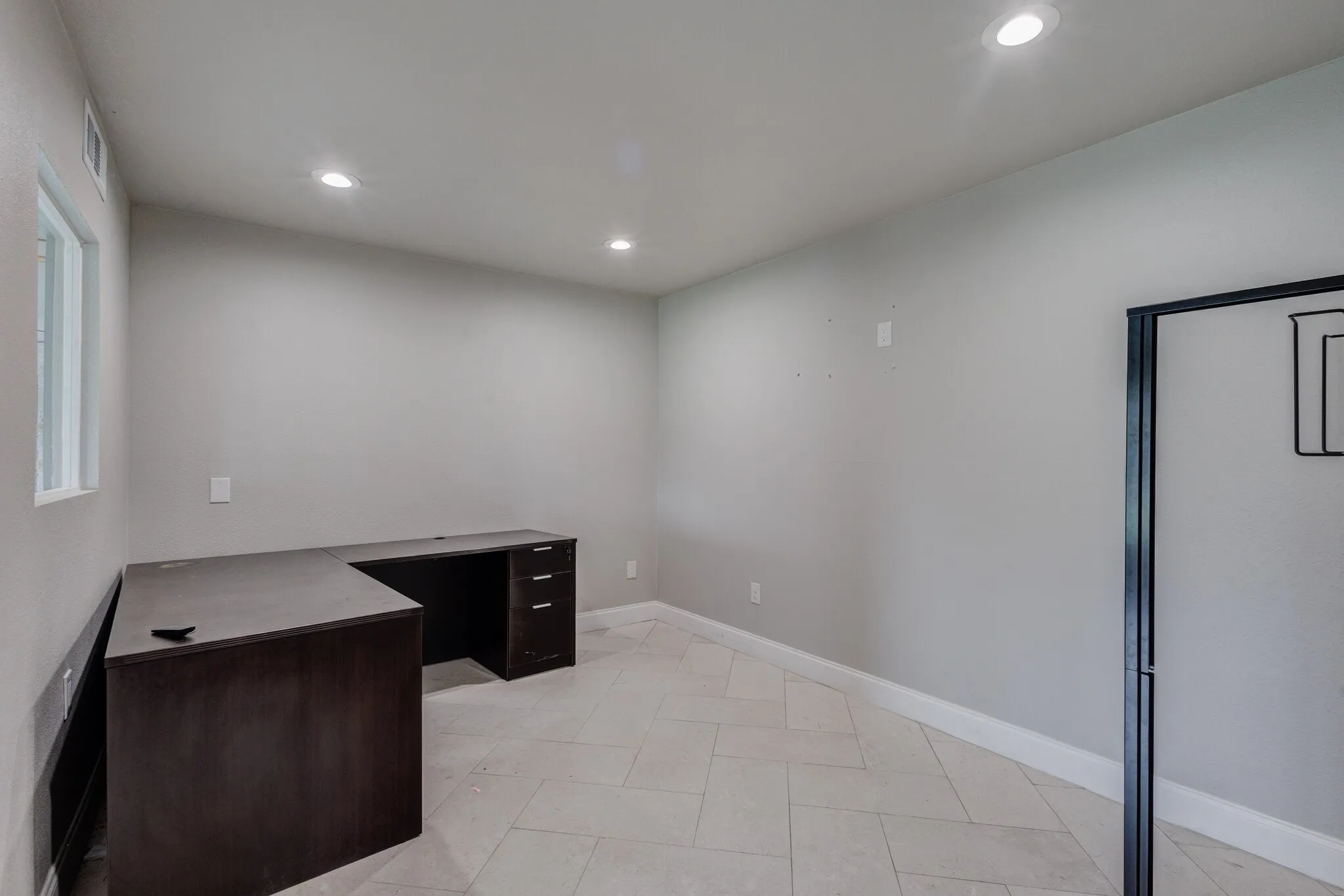 Office For Rent in Collin County , 4877 Sam Rayburn Highway, Anna, Texas 75409, 0, 0, Garage spaces, 0 Sqft, built in 1960, Price $6,800, mls#21298084, Real Estate Agent in Anna, Homes For Rent in Collin county, Homes For Rent in Anna, Realtor in Anna Texas, Real Estate Brokerage Independent Realty Texas, Luminita Cordes Realtor