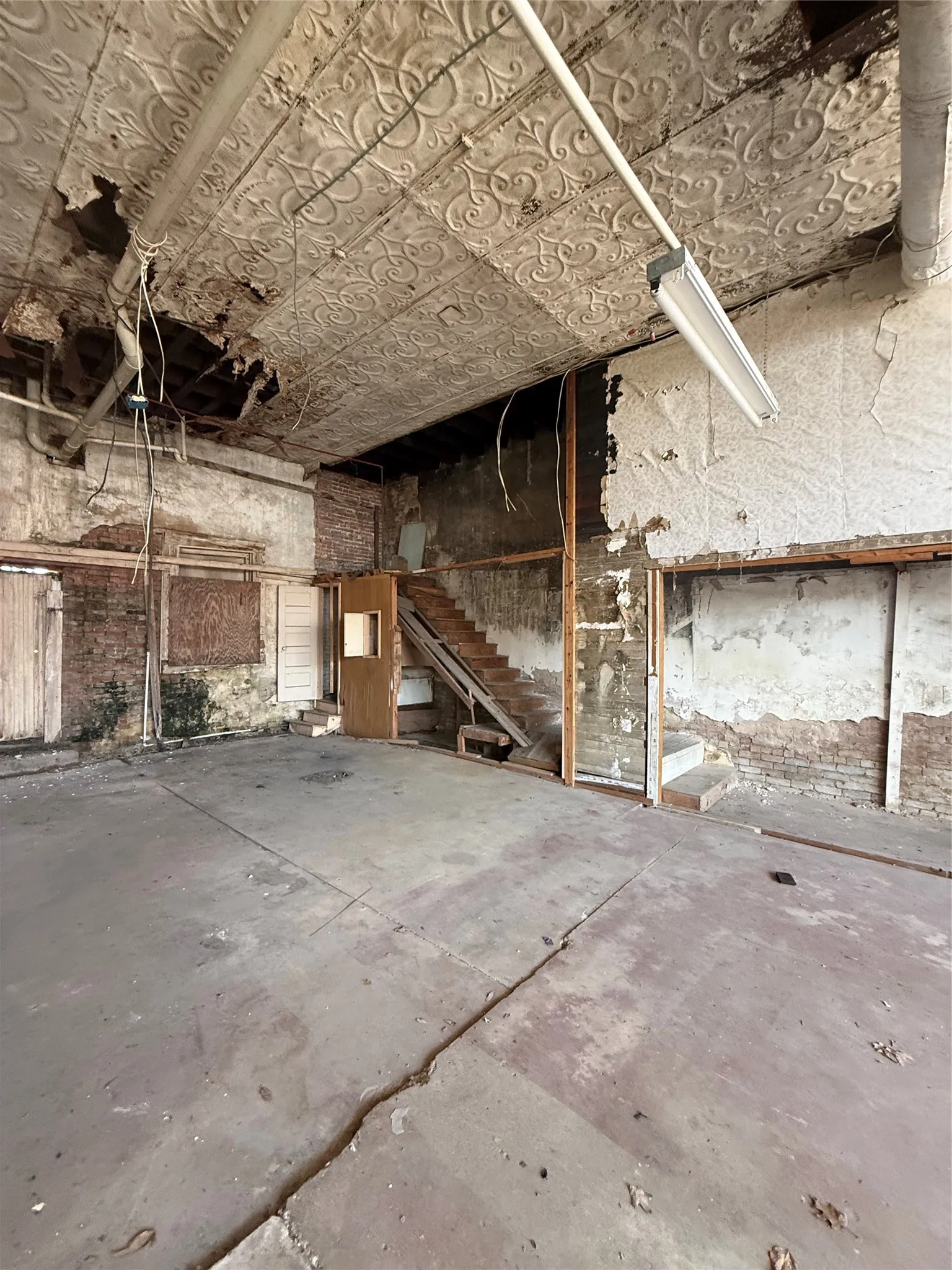Retail For Sale in Falls County , 324 AVENUE C, Rosebud, Texas 76570, 0, 0, Garage spaces, 0 Sqft, built in 1920, mls#21296897, Real Estate Agent in Rosebud, Homes For Sale in Falls county, Homes For Sale in Rosebud, Realtor in Rosebud Texas, Real Estate Brokerage Independent Realty Texas, Luminita Cordes Realtor