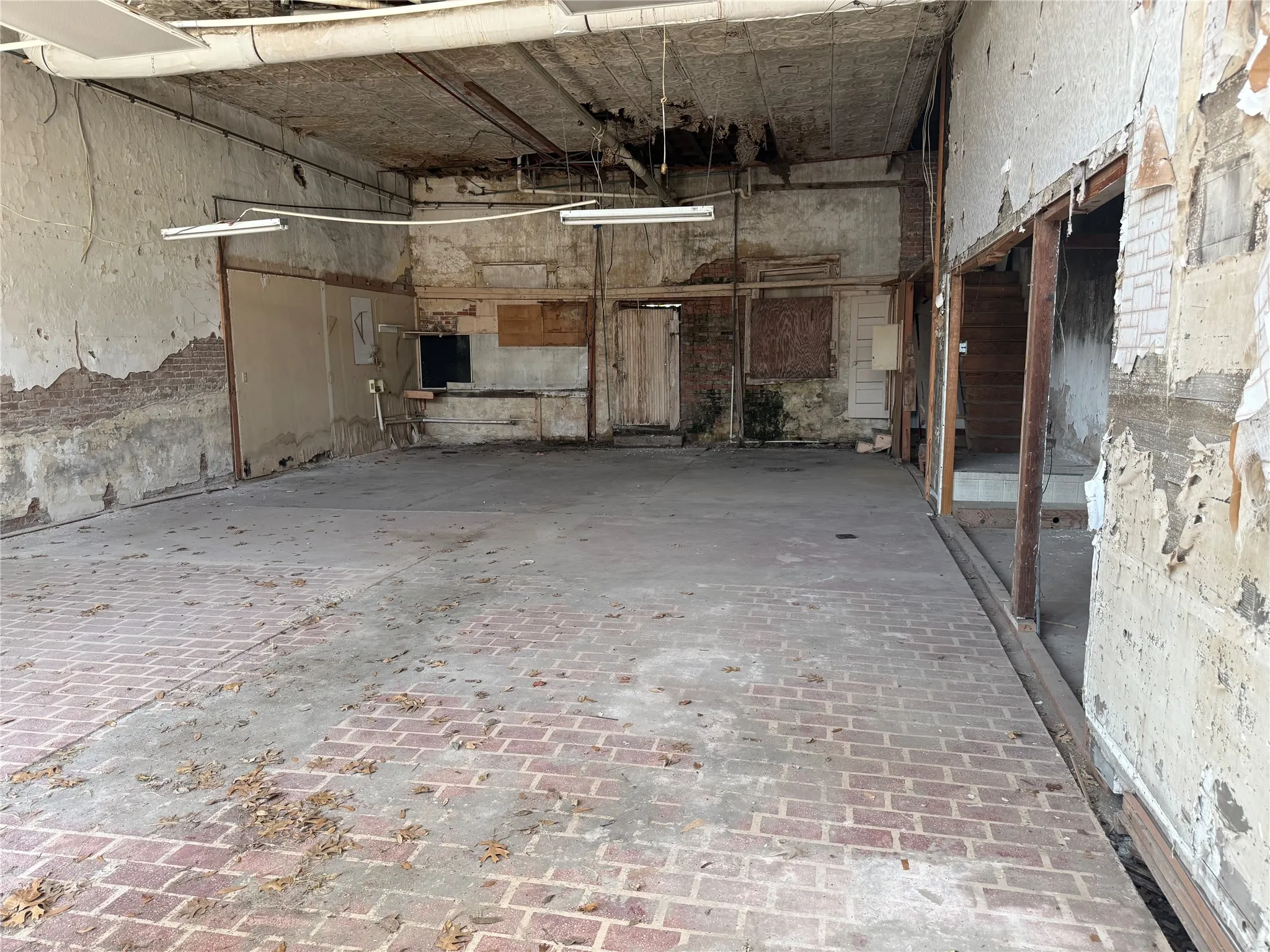 Retail For Sale in Falls County , 324 AVENUE C, Rosebud, Texas 76570, 0, 0, Garage spaces, 0 Sqft, built in 1920, mls#21296897, Real Estate Agent in Rosebud, Homes For Sale in Falls county, Homes For Sale in Rosebud, Realtor in Rosebud Texas, Real Estate Brokerage Independent Realty Texas, Luminita Cordes Realtor