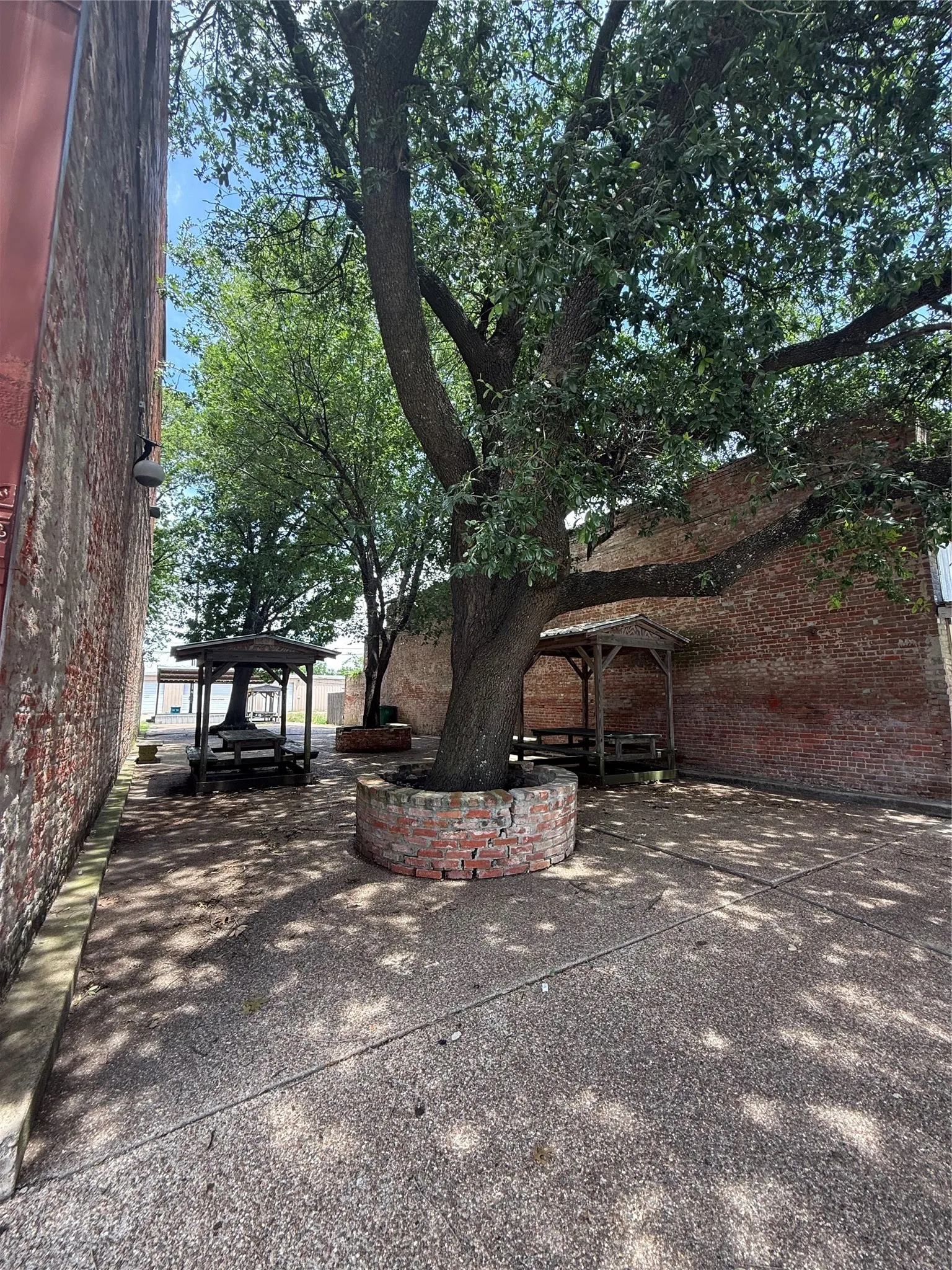 Retail For Sale in Falls County , 324 AVENUE C, Rosebud, Texas 76570, 0, 0, Garage spaces, 0 Sqft, built in 1920, mls#21296897, Real Estate Agent in Rosebud, Homes For Sale in Falls county, Homes For Sale in Rosebud, Realtor in Rosebud Texas, Real Estate Brokerage Independent Realty Texas, Luminita Cordes Realtor