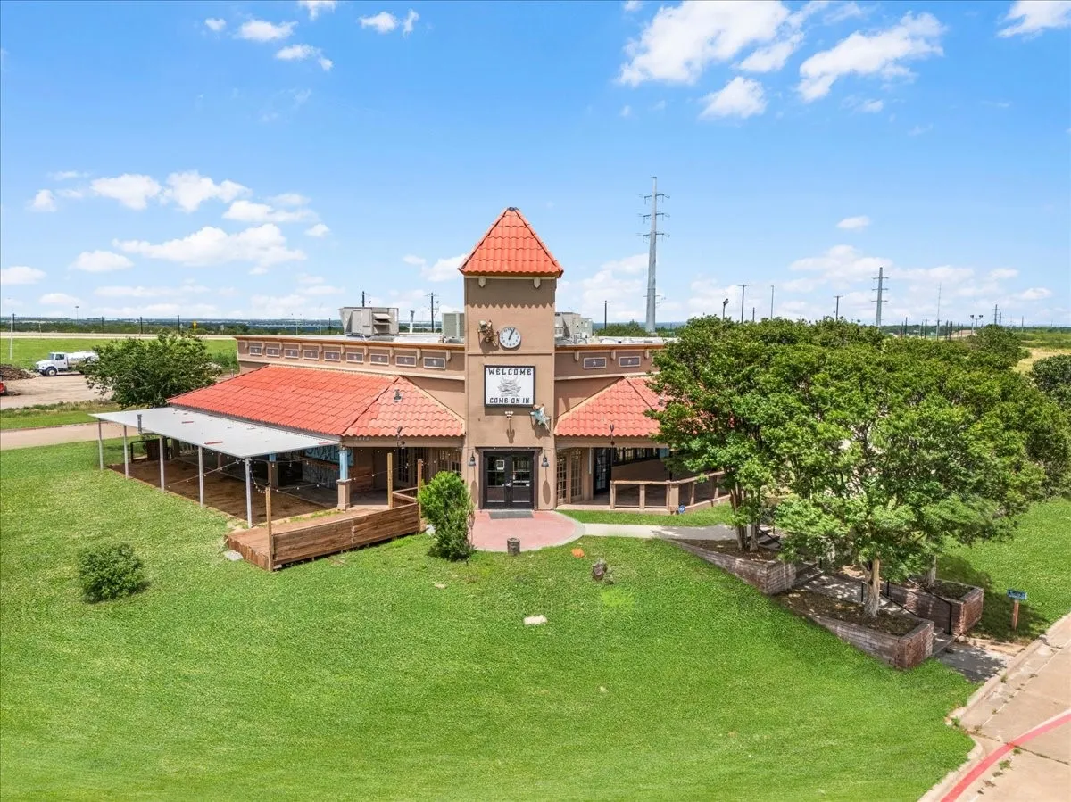 Retail For Rent in Denton County , 5812 N I-35, Denton, Texas 76207, 0, 0, Garage spaces, 0 Sqft, built in 1993, Price $20, mls#21298046, Real Estate Agent in Denton, Homes For Rent in Denton county, Homes For Rent in Denton, Realtor in Denton Texas, Real Estate Brokerage Independent Realty Texas, Luminita Cordes Realtor