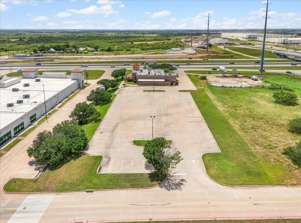 Retail For Rent in Denton County , 5812 N I-35, Denton, Texas 76207, 0, 0, Garage spaces, 0 Sqft, built in 1993, Price $20, mls#21298046, Real Estate Agent in Denton, Homes For Rent in Denton county, Homes For Rent in Denton, Realtor in Denton Texas, Real Estate Brokerage Independent Realty Texas, Luminita Cordes Realtor