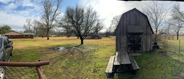 Single Family Residence For Rent in Leon County , 642 N Love Street, Oakwood, Texas 75855, 3 Bedroom, 2 Bathroom, Garage spaces, 1,500 Sqft, built in 1973, mls#21298076, Real Estate Agent in Oakwood, Homes For Rent in Leon county, Homes For Rent in Oakwood, Realtor in Oakwood Texas, Real Estate Brokerage Independent Realty Texas, Luminita Cordes Realtor