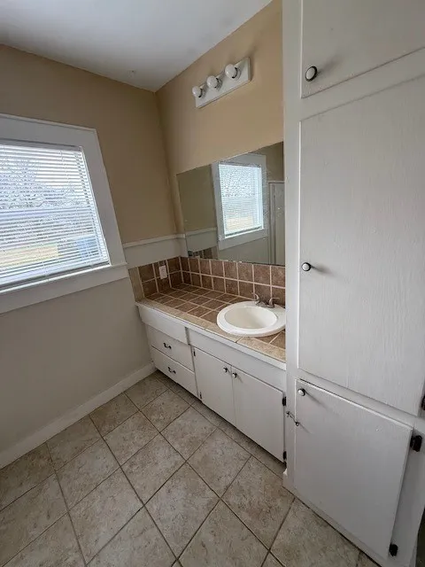 Single Family Residence For Rent in Leon County , 642 N Love Street, Oakwood, Texas 75855, 3 Bedroom, 2 Bathroom, Garage spaces, 1,500 Sqft, built in 1973, mls#21298076, Real Estate Agent in Oakwood, Homes For Rent in Leon county, Homes For Rent in Oakwood, Realtor in Oakwood Texas, Real Estate Brokerage Independent Realty Texas, Luminita Cordes Realtor