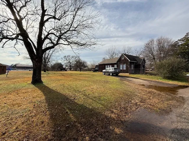 Single Family Residence For Rent in Leon County , 642 N Love Street, Oakwood, Texas 75855, 3 Bedroom, 2 Bathroom, Garage spaces, 1,500 Sqft, built in 1973, mls#21298076, Real Estate Agent in Oakwood, Homes For Rent in Leon county, Homes For Rent in Oakwood, Realtor in Oakwood Texas, Real Estate Brokerage Independent Realty Texas, Luminita Cordes Realtor