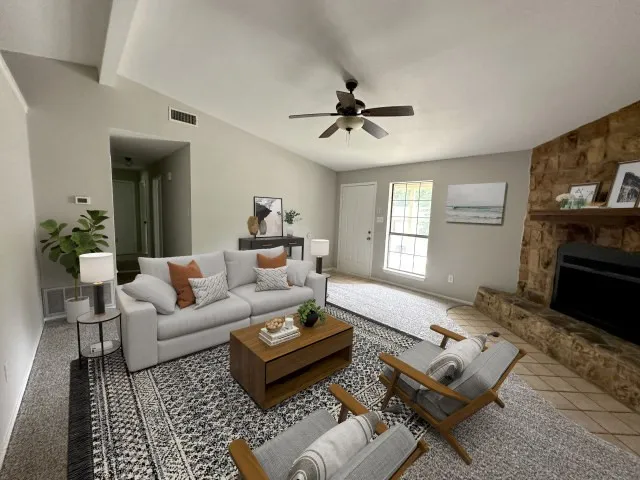 Single Family Residence For Sale in Gregg County , 210 Syble Lane, Longview, Texas 75605, 3 Bedroom, 2 Bathroom, 2 Garage spaces, 1,751 Sqft, built in 1981, mls#21298101, Real Estate Agent in Longview, Homes For Sale in Gregg county, Homes For Sale in Longview, Realtor in Longview Texas, Real Estate Brokerage Independent Realty Texas, Luminita Cordes Realtor