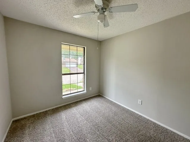 Single Family Residence For Sale in Gregg County , 210 Syble Lane, Longview, Texas 75605, 3 Bedroom, 2 Bathroom, 2 Garage spaces, 1,751 Sqft, built in 1981, mls#21298101, Real Estate Agent in Longview, Homes For Sale in Gregg county, Homes For Sale in Longview, Realtor in Longview Texas, Real Estate Brokerage Independent Realty Texas, Luminita Cordes Realtor