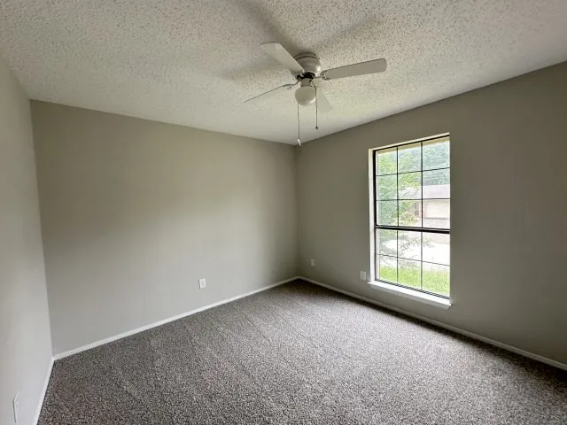 Single Family Residence For Sale in Gregg County , 210 Syble Lane, Longview, Texas 75605, 3 Bedroom, 2 Bathroom, 2 Garage spaces, 1,751 Sqft, built in 1981, mls#21298101, Real Estate Agent in Longview, Homes For Sale in Gregg county, Homes For Sale in Longview, Realtor in Longview Texas, Real Estate Brokerage Independent Realty Texas, Luminita Cordes Realtor
