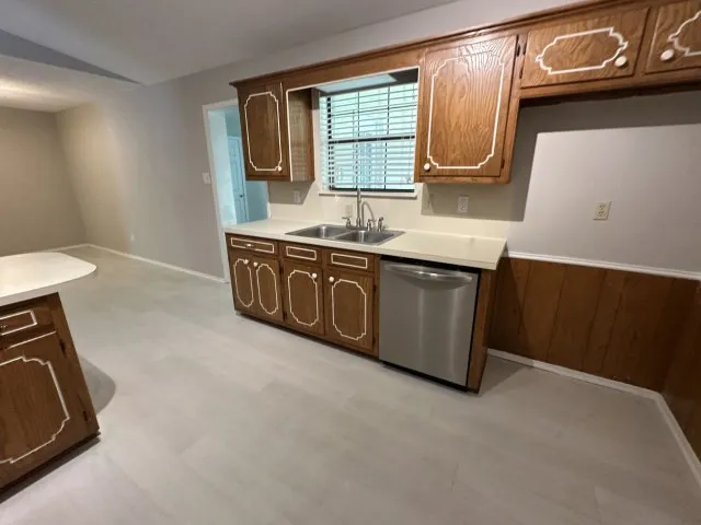 Single Family Residence For Sale in Gregg County , 210 Syble Lane, Longview, Texas 75605, 3 Bedroom, 2 Bathroom, 2 Garage spaces, 1,751 Sqft, built in 1981, mls#21298101, Real Estate Agent in Longview, Homes For Sale in Gregg county, Homes For Sale in Longview, Realtor in Longview Texas, Real Estate Brokerage Independent Realty Texas, Luminita Cordes Realtor