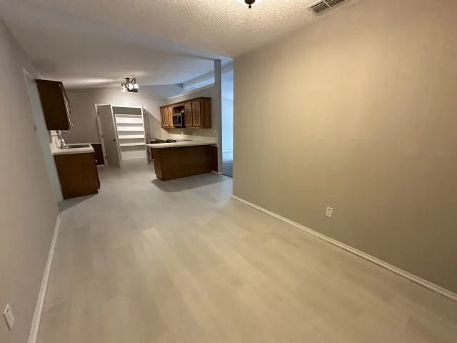 Single Family Residence For Sale in Gregg County , 210 Syble Lane, Longview, Texas 75605, 3 Bedroom, 2 Bathroom, 2 Garage spaces, 1,751 Sqft, built in 1981, mls#21298101, Real Estate Agent in Longview, Homes For Sale in Gregg county, Homes For Sale in Longview, Realtor in Longview Texas, Real Estate Brokerage Independent Realty Texas, Luminita Cordes Realtor