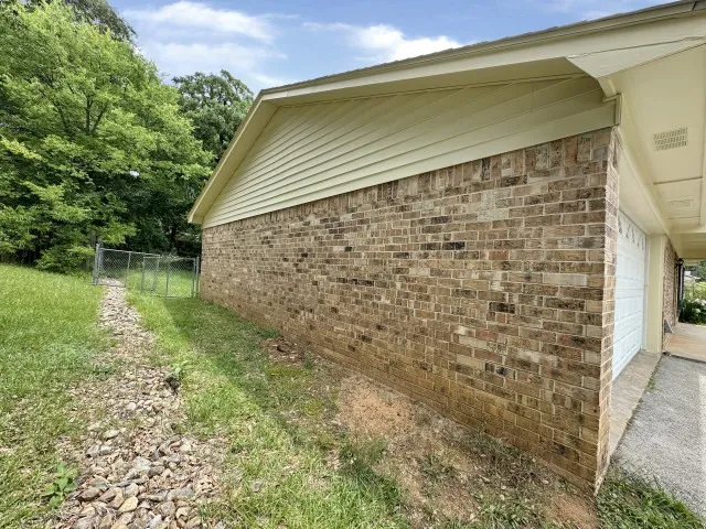 Single Family Residence For Sale in Gregg County , 210 Syble Lane, Longview, Texas 75605, 3 Bedroom, 2 Bathroom, 2 Garage spaces, 1,751 Sqft, built in 1981, mls#21298101, Real Estate Agent in Longview, Homes For Sale in Gregg county, Homes For Sale in Longview, Realtor in Longview Texas, Real Estate Brokerage Independent Realty Texas, Luminita Cordes Realtor