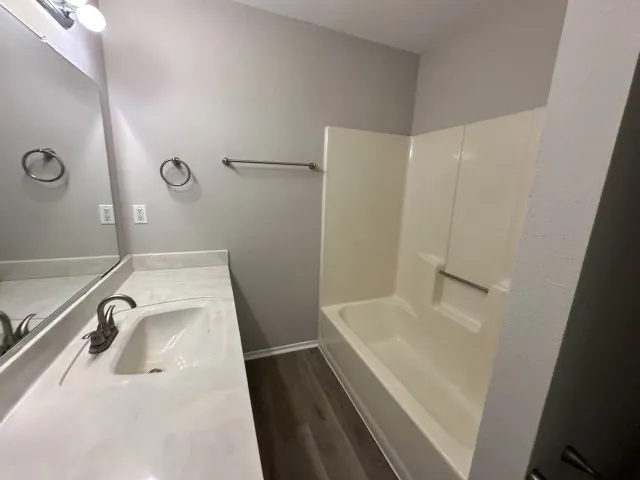 Single Family Residence For Sale in Gregg County , 210 Syble Lane, Longview, Texas 75605, 3 Bedroom, 2 Bathroom, 2 Garage spaces, 1,751 Sqft, built in 1981, mls#21298101, Real Estate Agent in Longview, Homes For Sale in Gregg county, Homes For Sale in Longview, Realtor in Longview Texas, Real Estate Brokerage Independent Realty Texas, Luminita Cordes Realtor