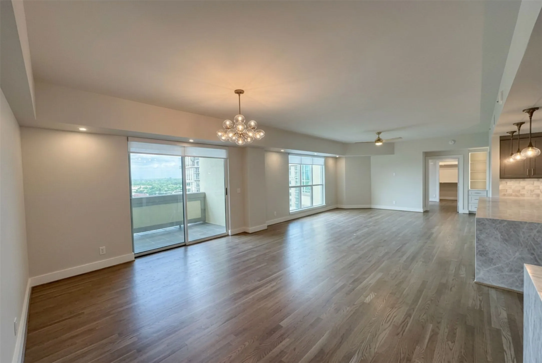 Condominium For Sale in Dallas County , 3401 Lee Parkway 1906, Dallas, Texas 75219, 2 Bedroom, 3 Bathroom, 2 Garage spaces, 2,308 Sqft, built in 1998, mls#21289443, Real Estate Agent in Dallas, Homes For Sale in Dallas county, Homes For Sale in Dallas, Realtor in Dallas Texas, Real Estate Brokerage Independent Realty Texas, Luminita Cordes Realtor