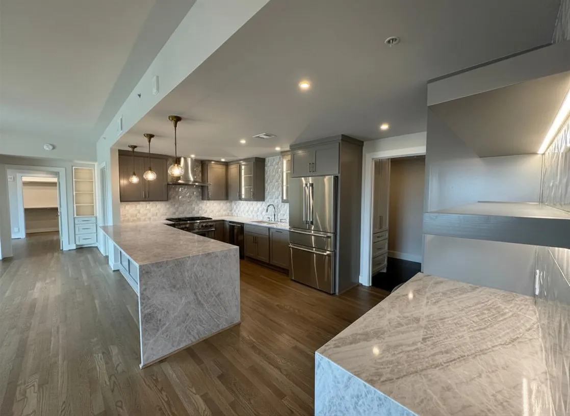 Condominium For Sale in Dallas County , 3401 Lee Parkway 1906, Dallas, Texas 75219, 2 Bedroom, 3 Bathroom, 2 Garage spaces, 2,308 Sqft, built in 1998, mls#21289443, Real Estate Agent in Dallas, Homes For Sale in Dallas county, Homes For Sale in Dallas, Realtor in Dallas Texas, Real Estate Brokerage Independent Realty Texas, Luminita Cordes Realtor