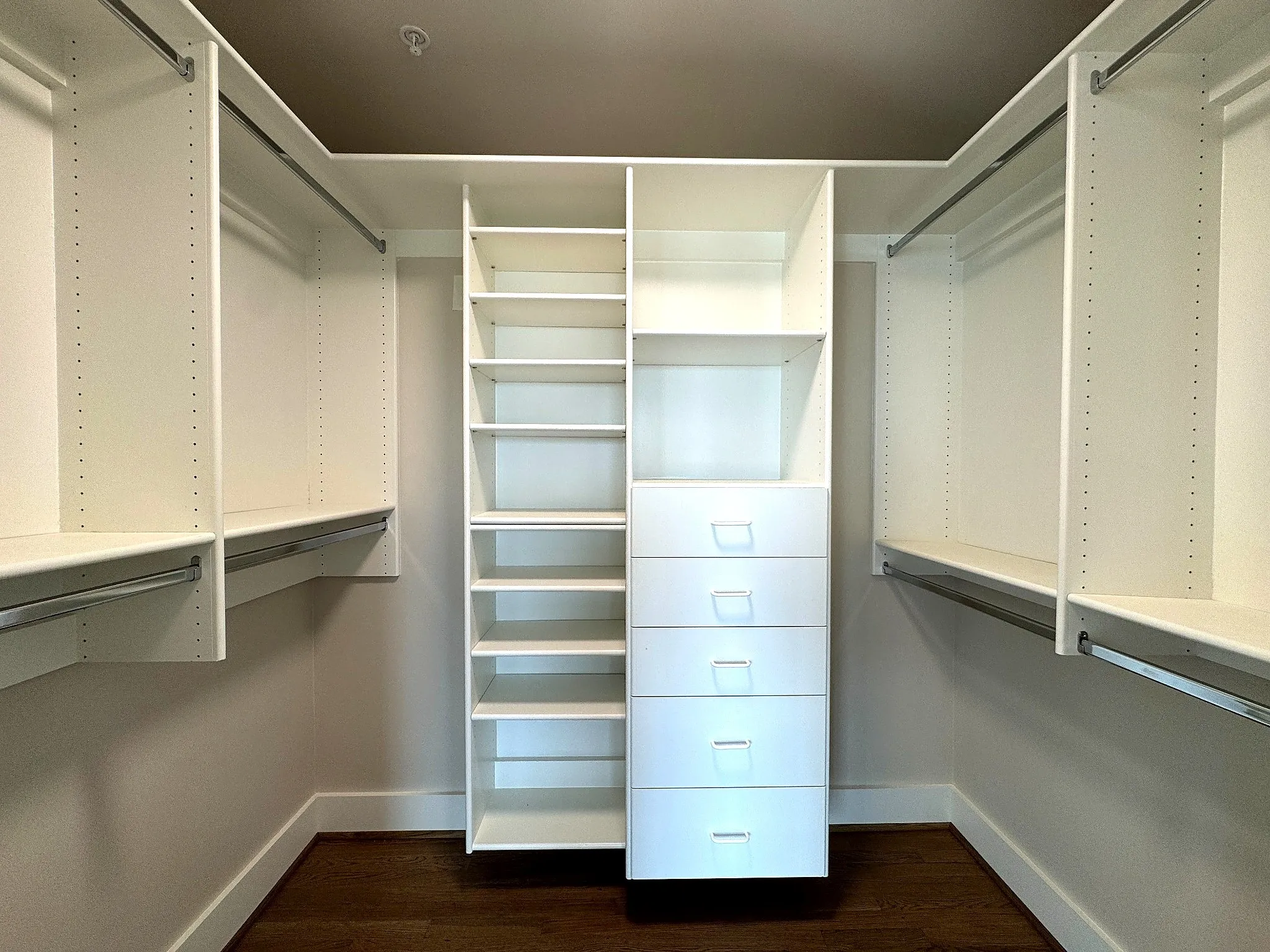 Condominium For Sale in Dallas County , 3401 Lee Parkway 1906, Dallas, Texas 75219, 2 Bedroom, 3 Bathroom, 2 Garage spaces, 2,308 Sqft, built in 1998, mls#21289443, Real Estate Agent in Dallas, Homes For Sale in Dallas county, Homes For Sale in Dallas, Realtor in Dallas Texas, Real Estate Brokerage Independent Realty Texas, Luminita Cordes Realtor