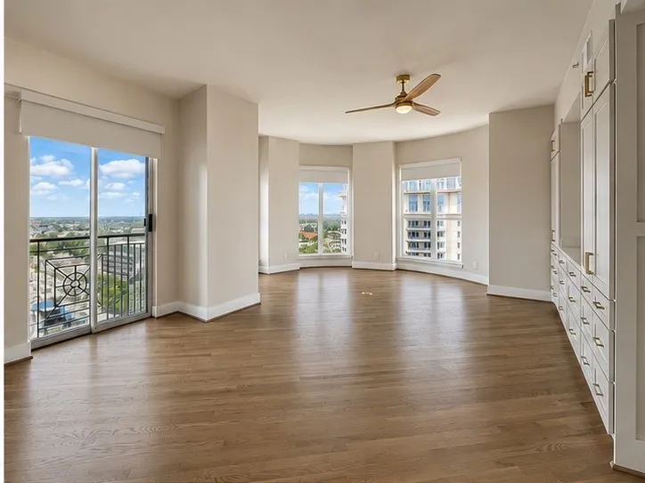 Condominium For Sale in Dallas County , 3401 Lee Parkway 1906, Dallas, Texas 75219, 2 Bedroom, 3 Bathroom, 2 Garage spaces, 2,308 Sqft, built in 1998, mls#21289443, Real Estate Agent in Dallas, Homes For Sale in Dallas county, Homes For Sale in Dallas, Realtor in Dallas Texas, Real Estate Brokerage Independent Realty Texas, Luminita Cordes Realtor