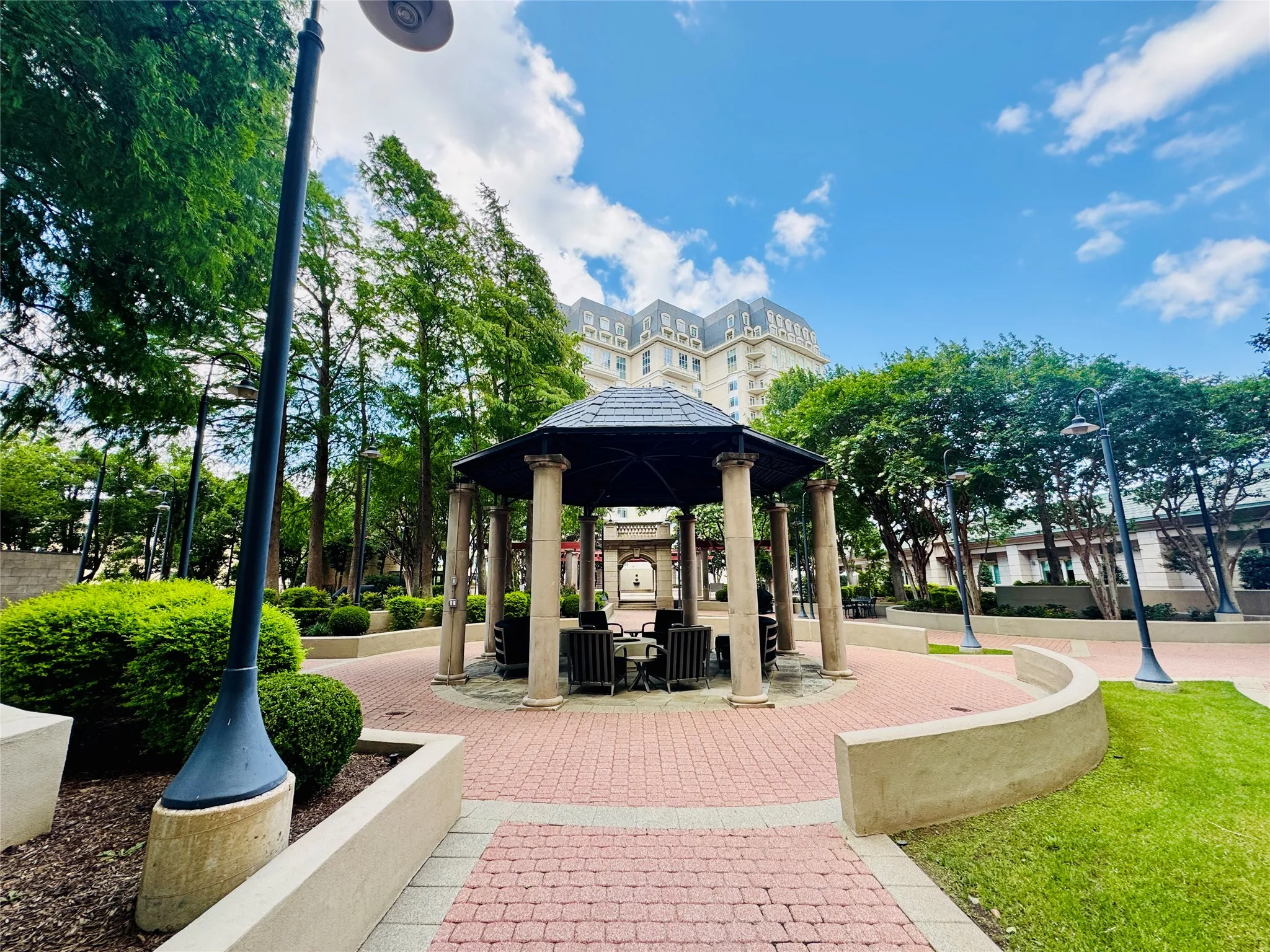 Condominium For Sale in Dallas County , 3401 Lee Parkway 1906, Dallas, Texas 75219, 2 Bedroom, 3 Bathroom, 2 Garage spaces, 2,308 Sqft, built in 1998, mls#21289443, Real Estate Agent in Dallas, Homes For Sale in Dallas county, Homes For Sale in Dallas, Realtor in Dallas Texas, Real Estate Brokerage Independent Realty Texas, Luminita Cordes Realtor