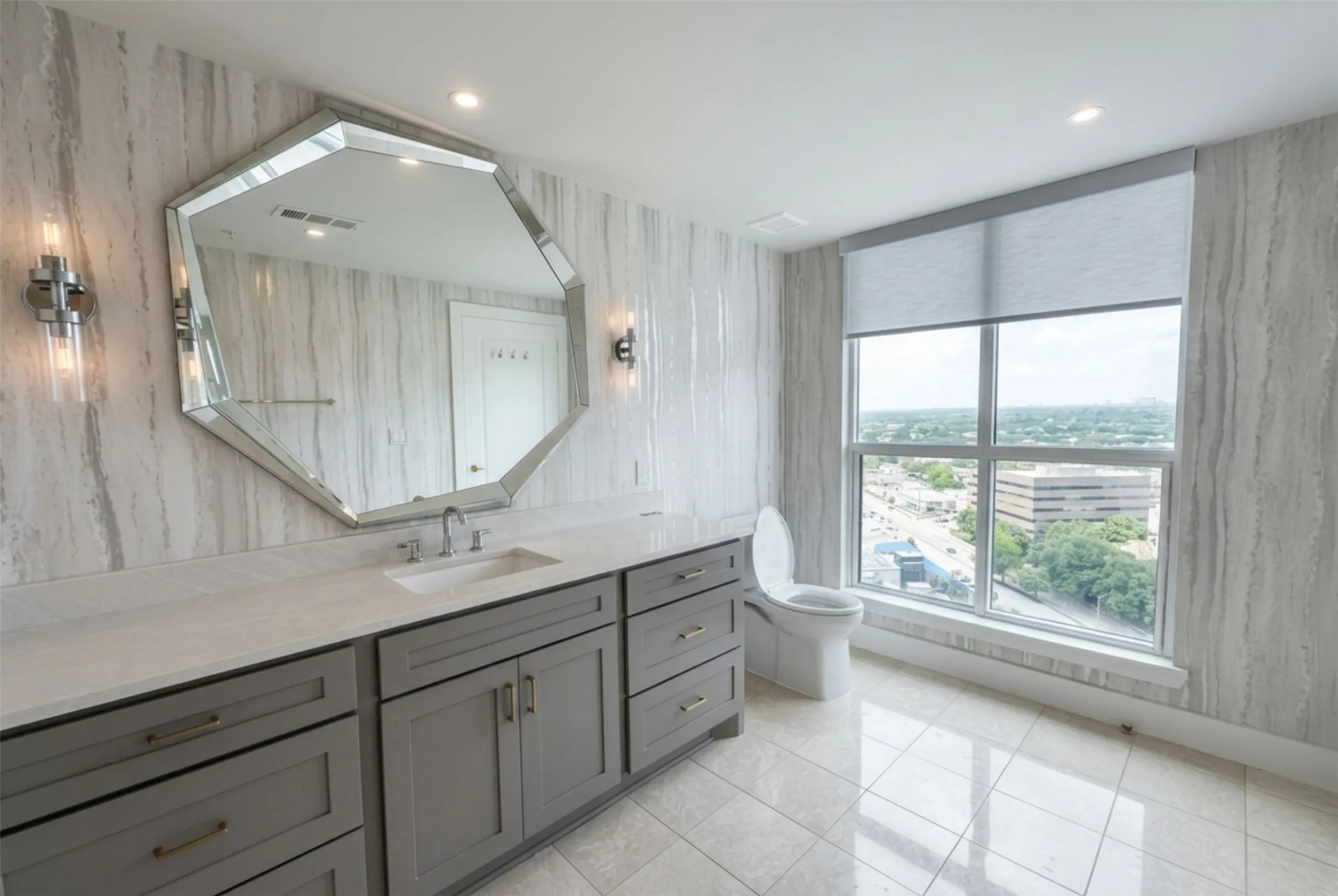 Ensuite Guest Bath