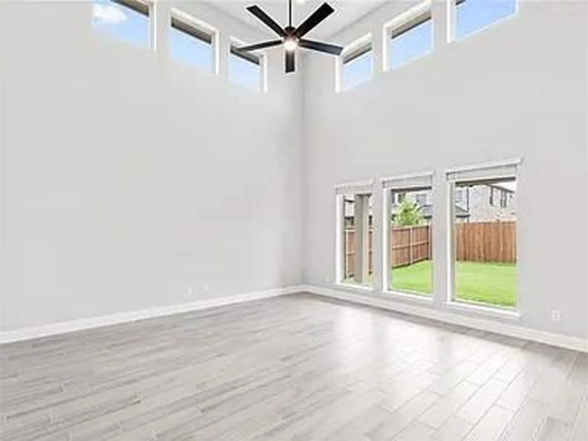 Single Family Residence For Rent in Collin County , 1012 Ridgehurst Road, Melissa, Texas 75454, 5 Bedroom, 3 Bathroom, 2 Garage spaces, 3,532 Sqft, built in 2024, mls#21298123, Real Estate Agent in Melissa, Homes For Rent in Collin county, Homes For Rent in Melissa, Realtor in Melissa Texas, Real Estate Brokerage Independent Realty Texas, Luminita Cordes Realtor