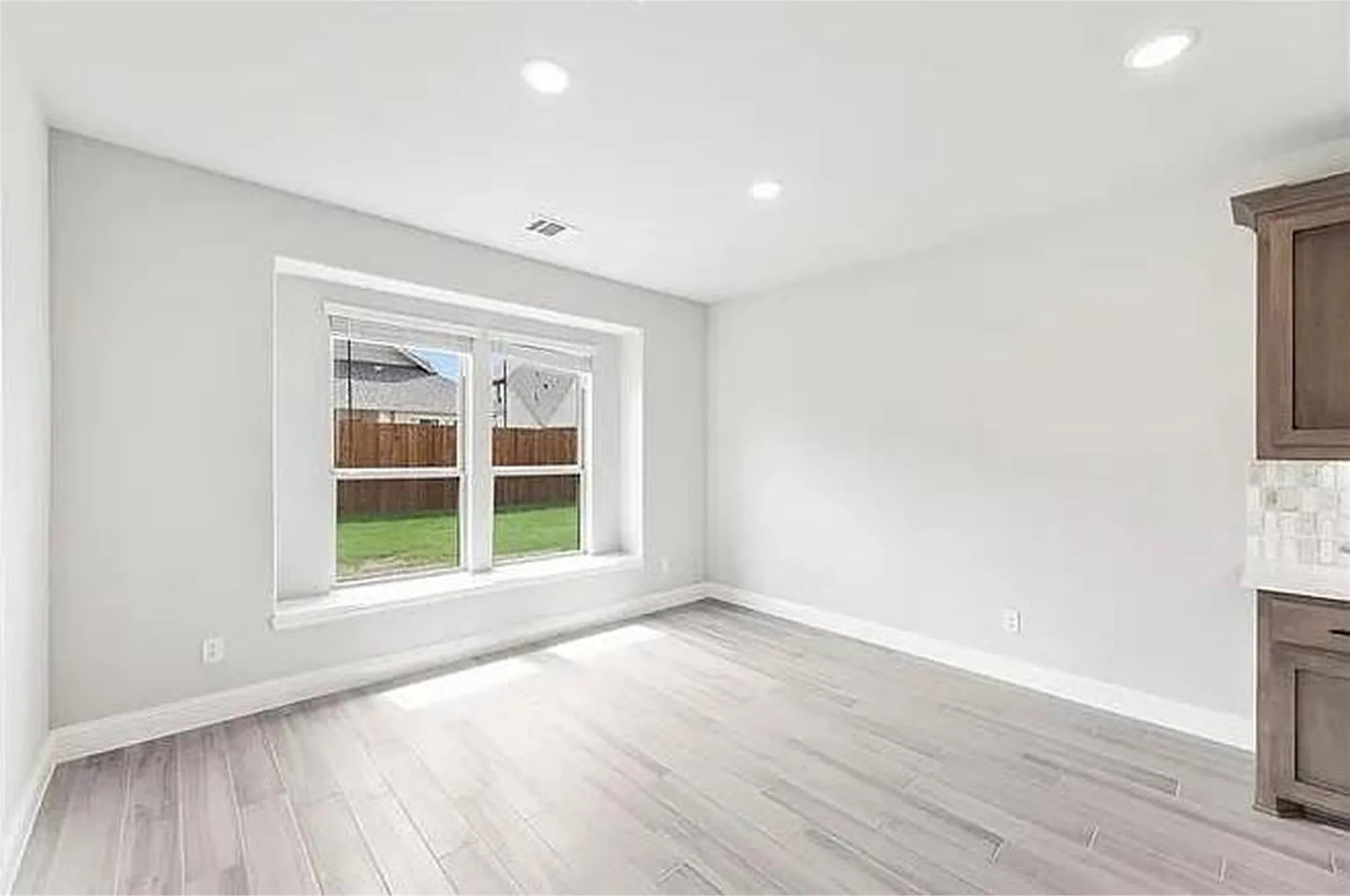 Single Family Residence For Rent in Collin County , 1012 Ridgehurst Road, Melissa, Texas 75454, 5 Bedroom, 3 Bathroom, 2 Garage spaces, 3,532 Sqft, built in 2024, mls#21298123, Real Estate Agent in Melissa, Homes For Rent in Collin county, Homes For Rent in Melissa, Realtor in Melissa Texas, Real Estate Brokerage Independent Realty Texas, Luminita Cordes Realtor