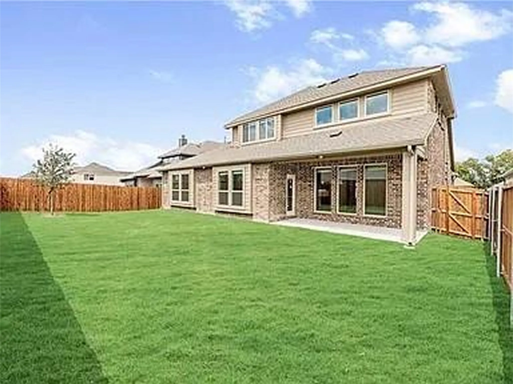 Single Family Residence For Rent in Collin County , 1012 Ridgehurst Road, Melissa, Texas 75454, 5 Bedroom, 3 Bathroom, 2 Garage spaces, 3,532 Sqft, built in 2024, mls#21298123, Real Estate Agent in Melissa, Homes For Rent in Collin county, Homes For Rent in Melissa, Realtor in Melissa Texas, Real Estate Brokerage Independent Realty Texas, Luminita Cordes Realtor