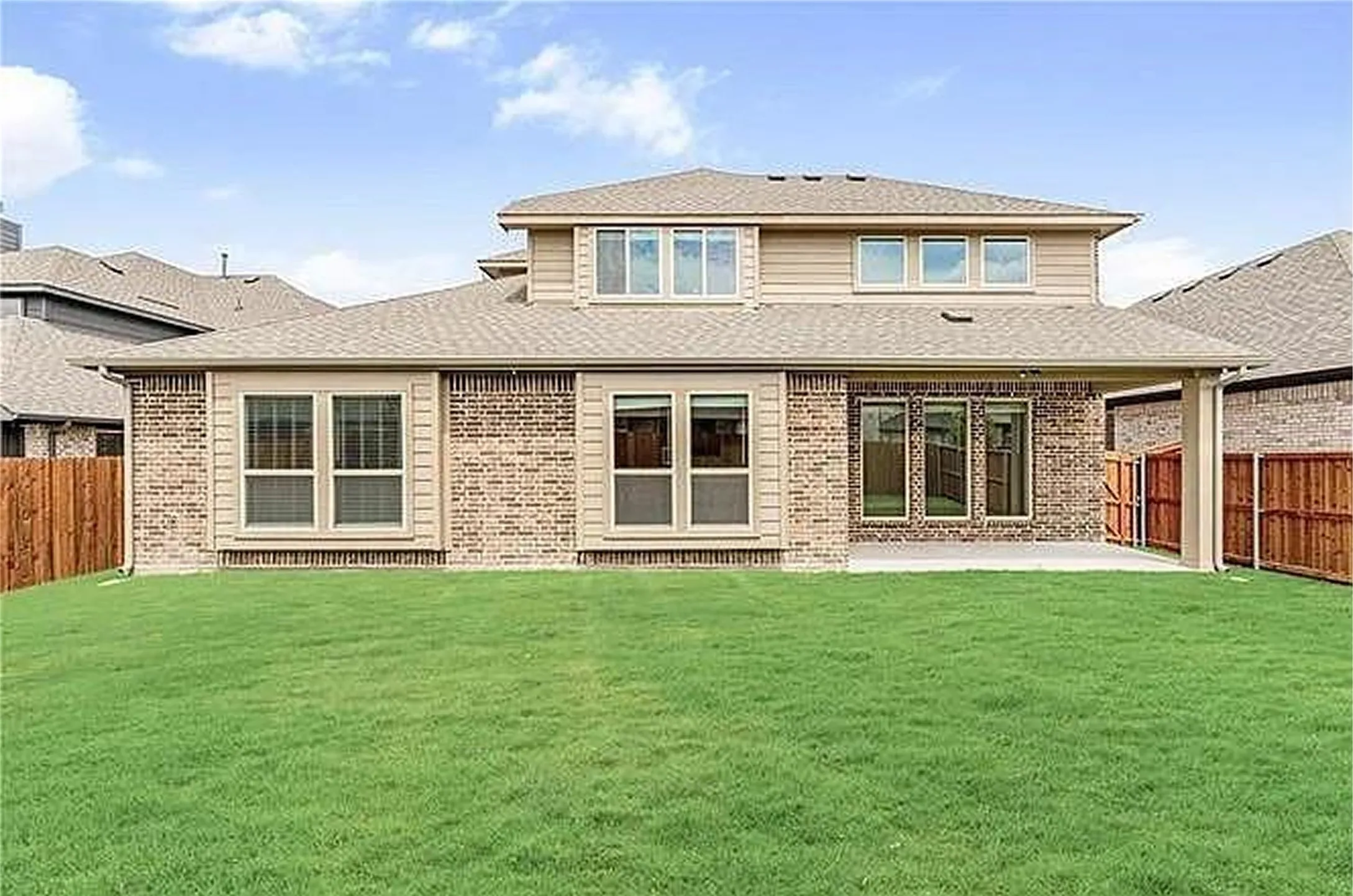Single Family Residence For Rent in Collin County , 1012 Ridgehurst Road, Melissa, Texas 75454, 5 Bedroom, 3 Bathroom, 2 Garage spaces, 3,532 Sqft, built in 2024, mls#21298123, Real Estate Agent in Melissa, Homes For Rent in Collin county, Homes For Rent in Melissa, Realtor in Melissa Texas, Real Estate Brokerage Independent Realty Texas, Luminita Cordes Realtor