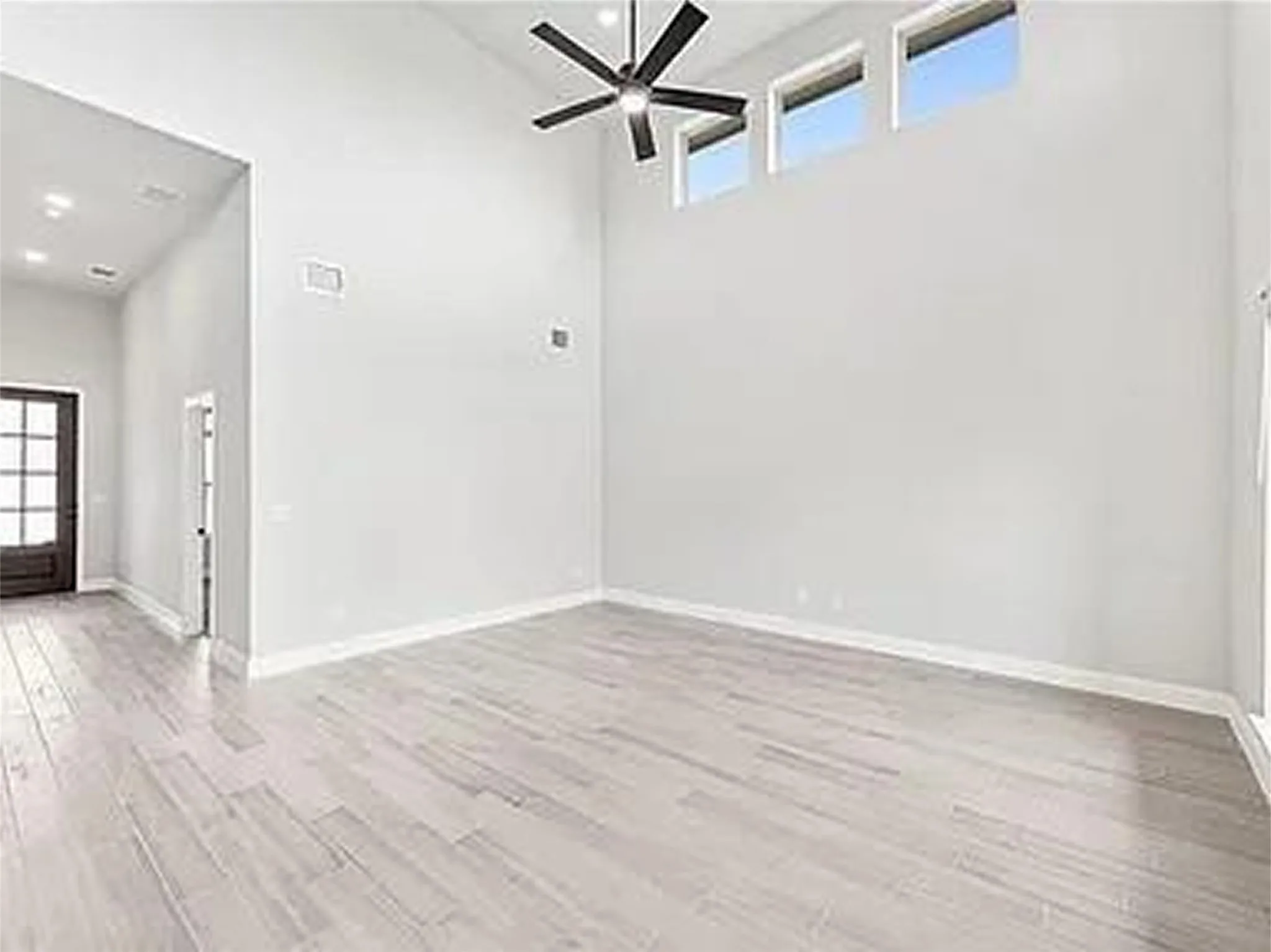 Single Family Residence For Rent in Collin County , 1012 Ridgehurst Road, Melissa, Texas 75454, 5 Bedroom, 3 Bathroom, 2 Garage spaces, 3,532 Sqft, built in 2024, mls#21298123, Real Estate Agent in Melissa, Homes For Rent in Collin county, Homes For Rent in Melissa, Realtor in Melissa Texas, Real Estate Brokerage Independent Realty Texas, Luminita Cordes Realtor