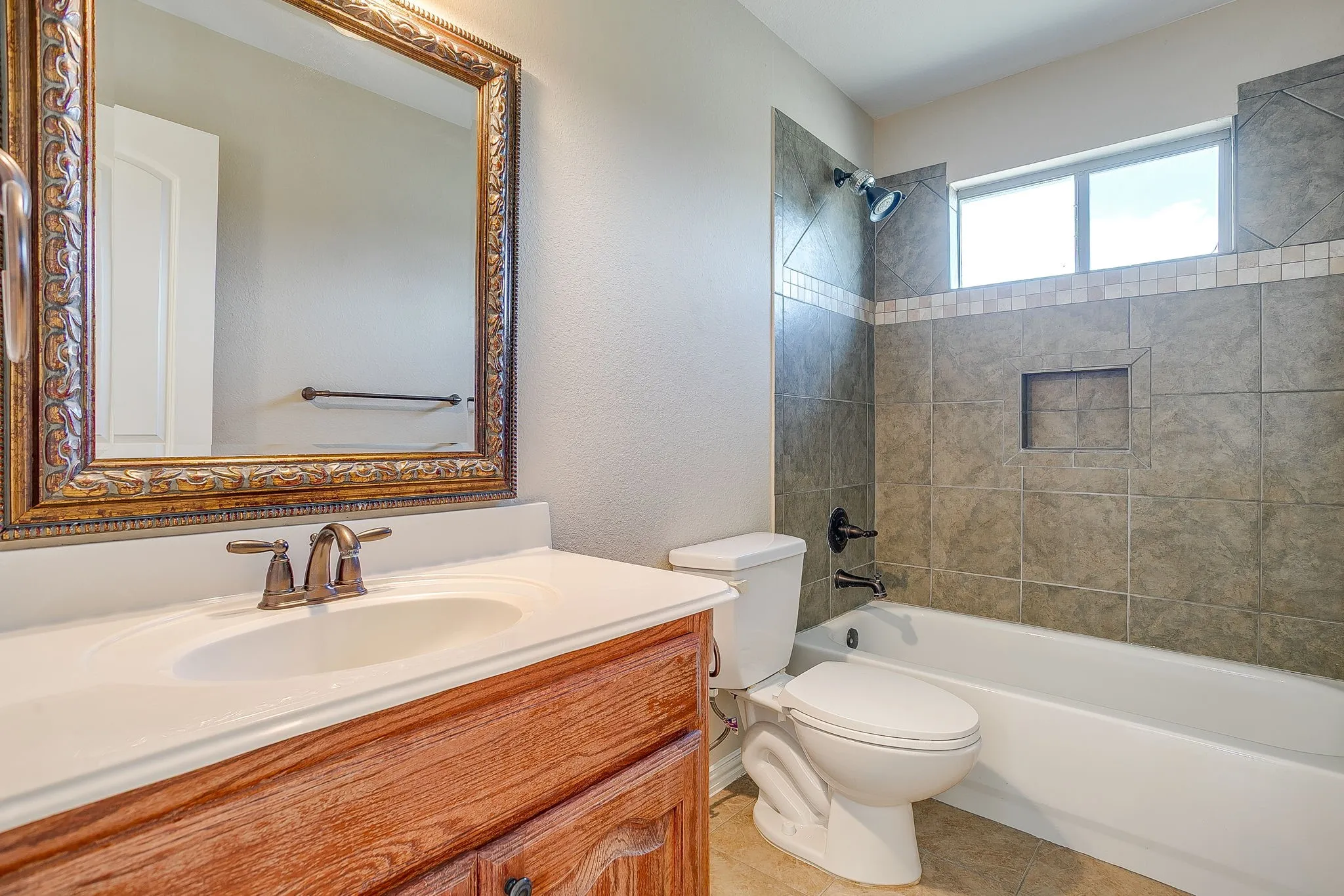 Single Family Residence For Sale in Hood County , 1802 Yucatan Drive, Granbury, Texas 76048, 5 Bedrooms, 4 Bathrooms, 2 Garage spaces, 4,034 Sqft, built in 2007, Price $899,000, mls#21281663, Real Estate Agent in Granbury, Homes For Sale in Hood county, Homes For Sale in Granbury, Realtor in Granbury Texas, Real Estate Brokerage Independent Realty Texas, Luminita Cordes Realtor