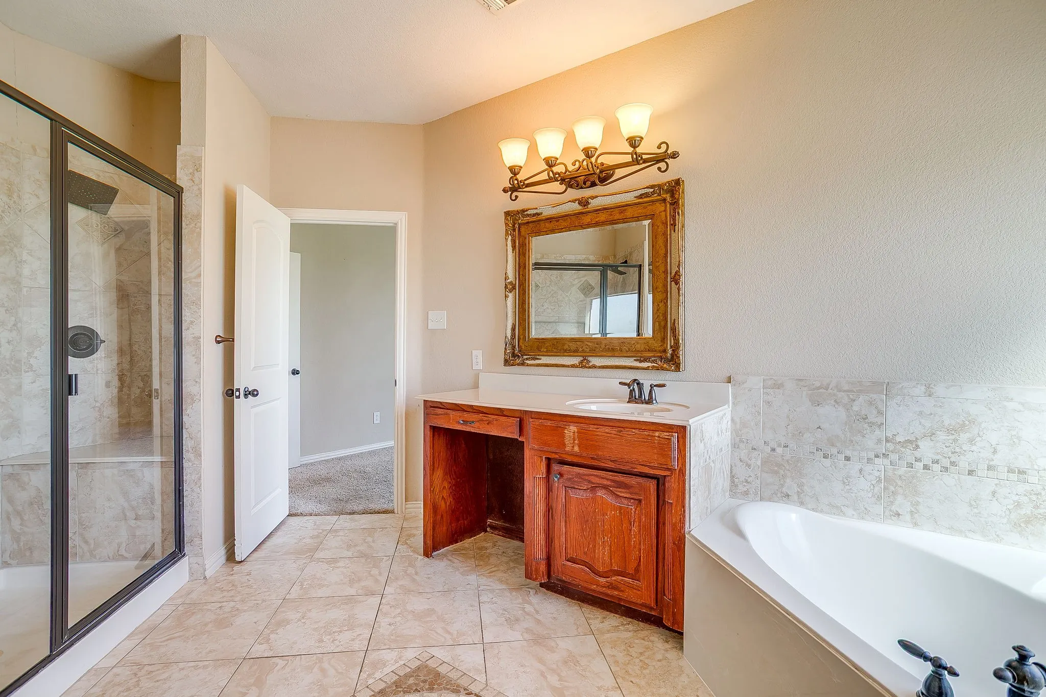 Single Family Residence For Sale in Hood County , 1802 Yucatan Drive, Granbury, Texas 76048, 5 Bedrooms, 4 Bathrooms, 2 Garage spaces, 4,034 Sqft, built in 2007, Price $899,000, mls#21281663, Real Estate Agent in Granbury, Homes For Sale in Hood county, Homes For Sale in Granbury, Realtor in Granbury Texas, Real Estate Brokerage Independent Realty Texas, Luminita Cordes Realtor