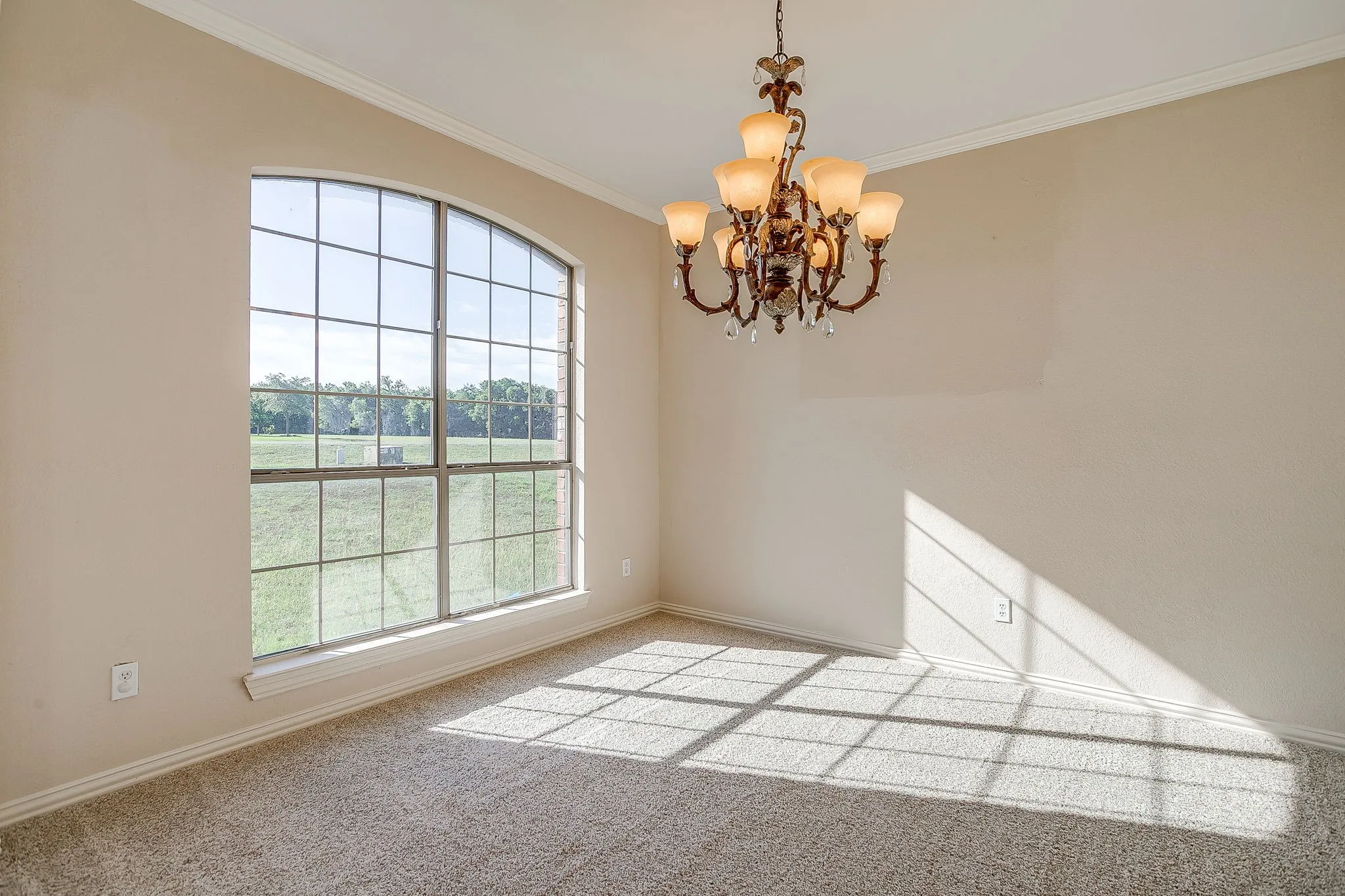 Single Family Residence For Sale in Hood County , 1802 Yucatan Drive, Granbury, Texas 76048, 5 Bedrooms, 4 Bathrooms, 2 Garage spaces, 4,034 Sqft, built in 2007, Price $899,000, mls#21281663, Real Estate Agent in Granbury, Homes For Sale in Hood county, Homes For Sale in Granbury, Realtor in Granbury Texas, Real Estate Brokerage Independent Realty Texas, Luminita Cordes Realtor