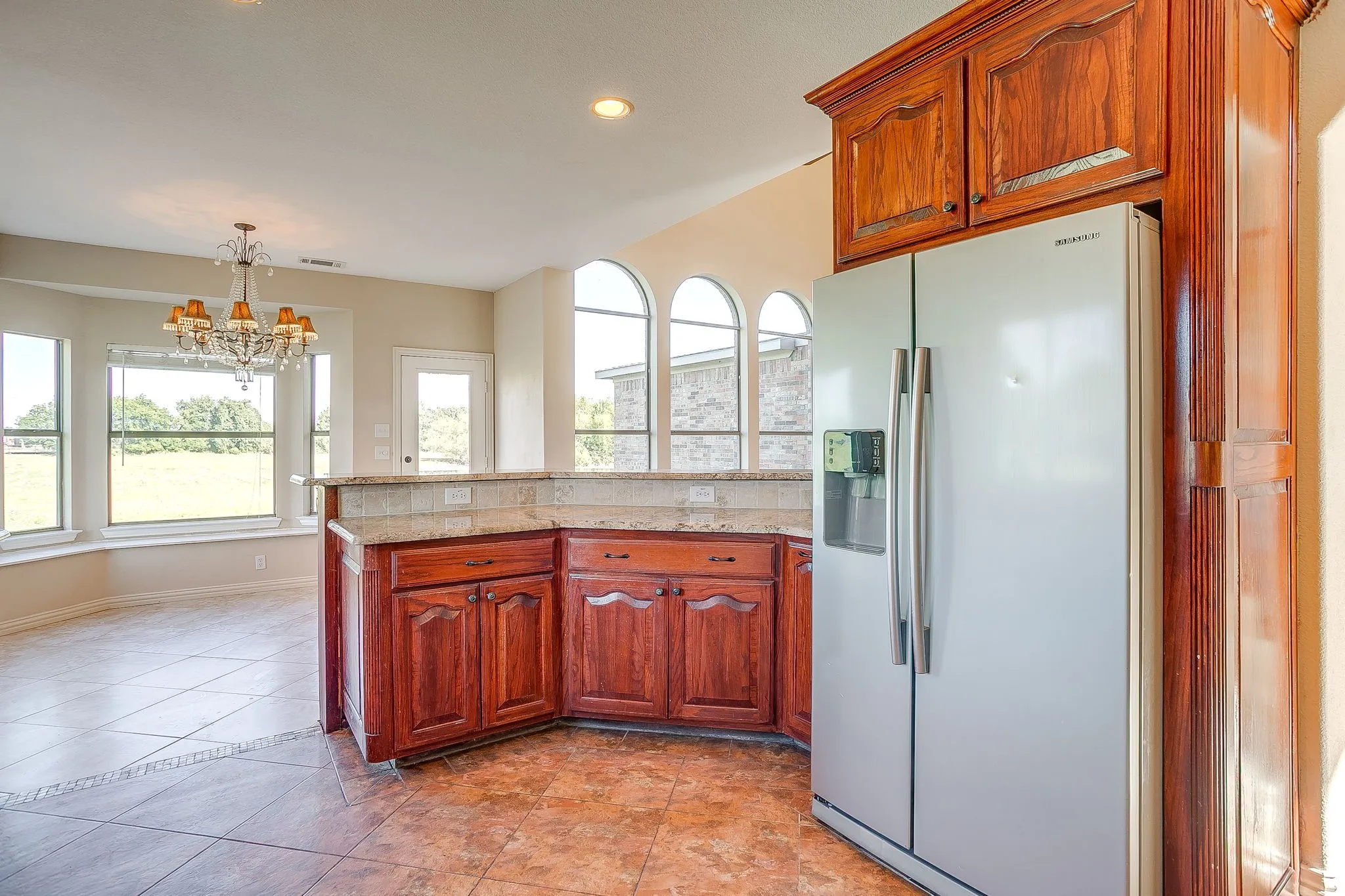 Single Family Residence For Sale in Hood County , 1802 Yucatan Drive, Granbury, Texas 76048, 5 Bedrooms, 4 Bathrooms, 2 Garage spaces, 4,034 Sqft, built in 2007, Price $899,000, mls#21281663, Real Estate Agent in Granbury, Homes For Sale in Hood county, Homes For Sale in Granbury, Realtor in Granbury Texas, Real Estate Brokerage Independent Realty Texas, Luminita Cordes Realtor