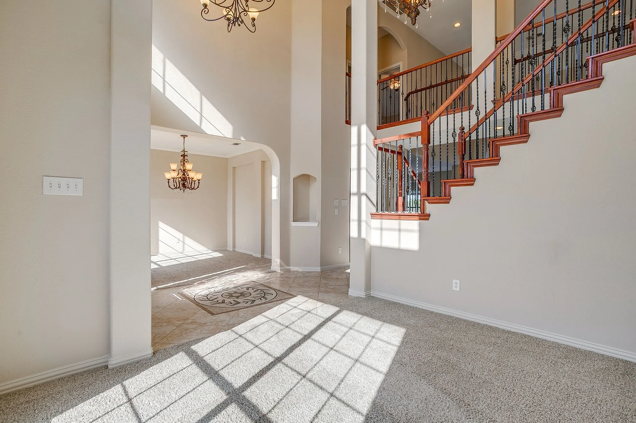 Single Family Residence For Sale in Hood County , 1802 Yucatan Drive, Granbury, Texas 76048, 5 Bedrooms, 4 Bathrooms, 2 Garage spaces, 4,034 Sqft, built in 2007, Price $899,000, mls#21281663, Real Estate Agent in Granbury, Homes For Sale in Hood county, Homes For Sale in Granbury, Realtor in Granbury Texas, Real Estate Brokerage Independent Realty Texas, Luminita Cordes Realtor