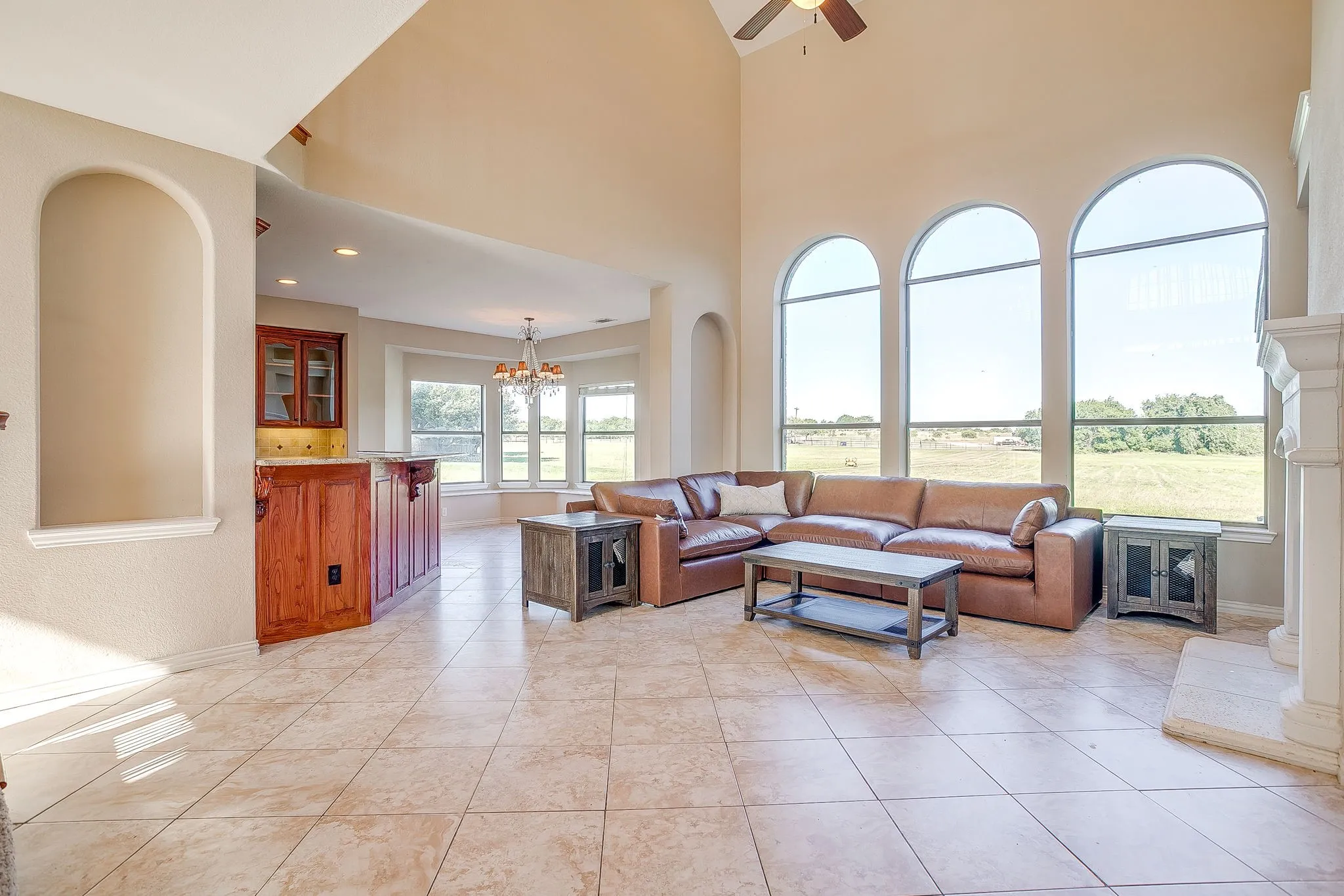 Single Family Residence For Sale in Hood County , 1802 Yucatan Drive, Granbury, Texas 76048, 5 Bedrooms, 4 Bathrooms, 2 Garage spaces, 4,034 Sqft, built in 2007, Price $899,000, mls#21281663, Real Estate Agent in Granbury, Homes For Sale in Hood county, Homes For Sale in Granbury, Realtor in Granbury Texas, Real Estate Brokerage Independent Realty Texas, Luminita Cordes Realtor