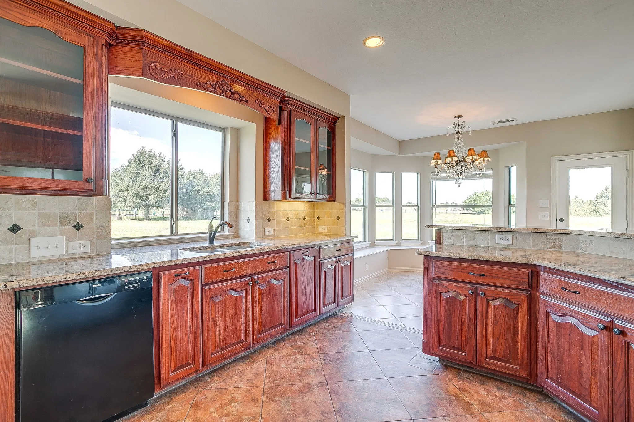 Single Family Residence For Sale in Hood County , 1802 Yucatan Drive, Granbury, Texas 76048, 5 Bedrooms, 4 Bathrooms, 2 Garage spaces, 4,034 Sqft, built in 2007, Price $899,000, mls#21281663, Real Estate Agent in Granbury, Homes For Sale in Hood county, Homes For Sale in Granbury, Realtor in Granbury Texas, Real Estate Brokerage Independent Realty Texas, Luminita Cordes Realtor