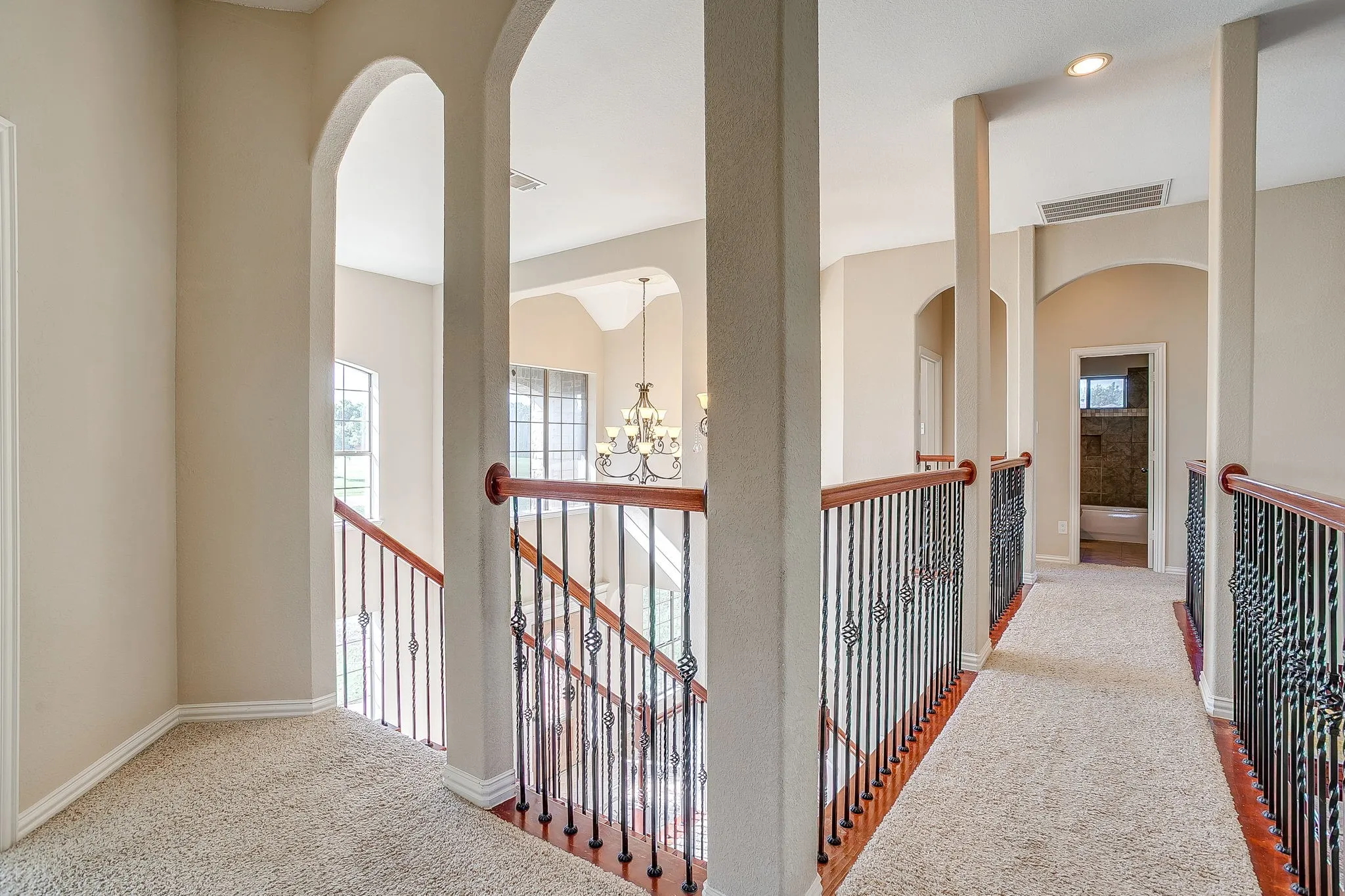 Single Family Residence For Sale in Hood County , 1802 Yucatan Drive, Granbury, Texas 76048, 5 Bedrooms, 4 Bathrooms, 2 Garage spaces, 4,034 Sqft, built in 2007, Price $899,000, mls#21281663, Real Estate Agent in Granbury, Homes For Sale in Hood county, Homes For Sale in Granbury, Realtor in Granbury Texas, Real Estate Brokerage Independent Realty Texas, Luminita Cordes Realtor