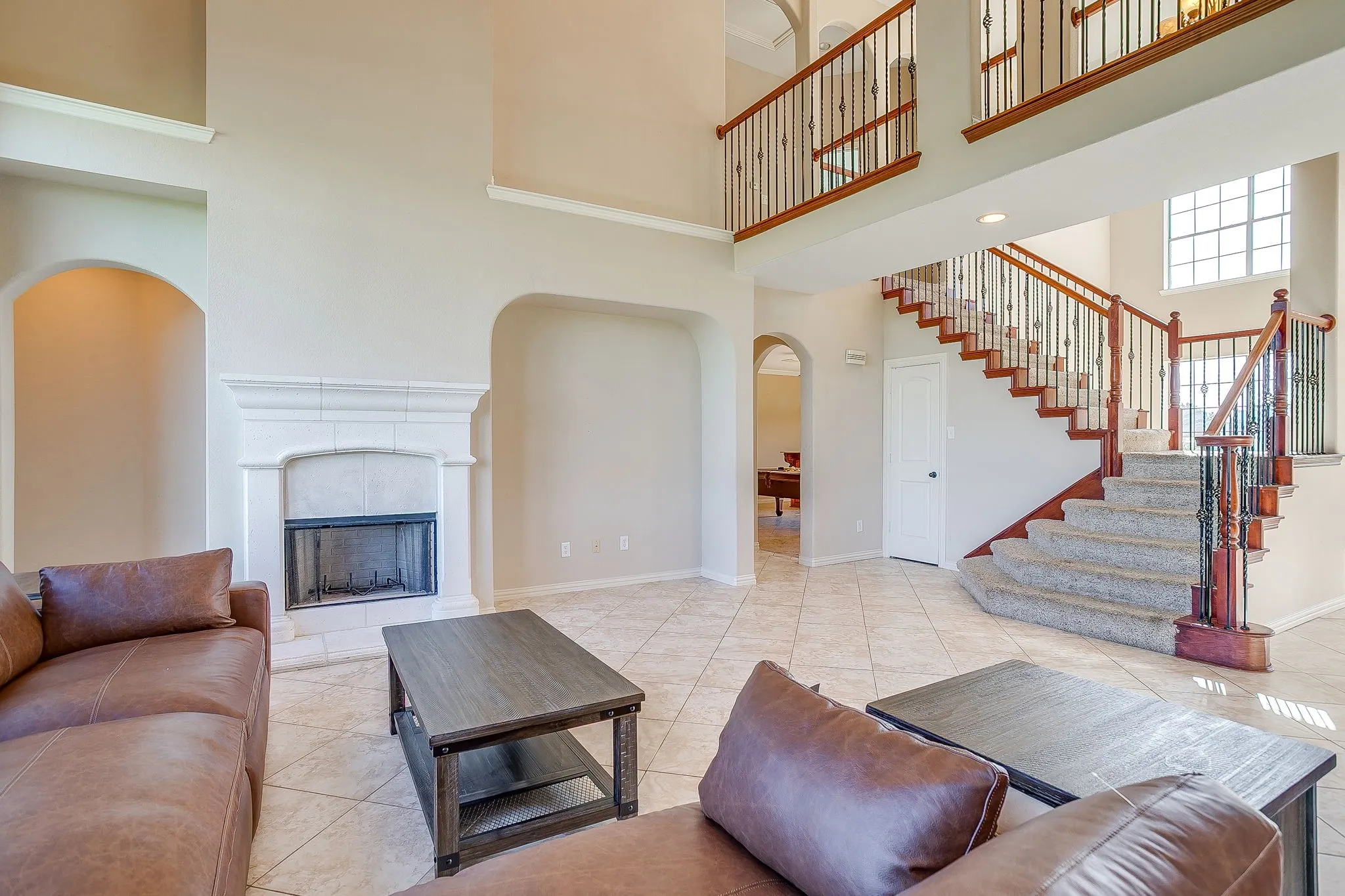 Single Family Residence For Sale in Hood County , 1802 Yucatan Drive, Granbury, Texas 76048, 5 Bedrooms, 4 Bathrooms, 2 Garage spaces, 4,034 Sqft, built in 2007, Price $899,000, mls#21281663, Real Estate Agent in Granbury, Homes For Sale in Hood county, Homes For Sale in Granbury, Realtor in Granbury Texas, Real Estate Brokerage Independent Realty Texas, Luminita Cordes Realtor