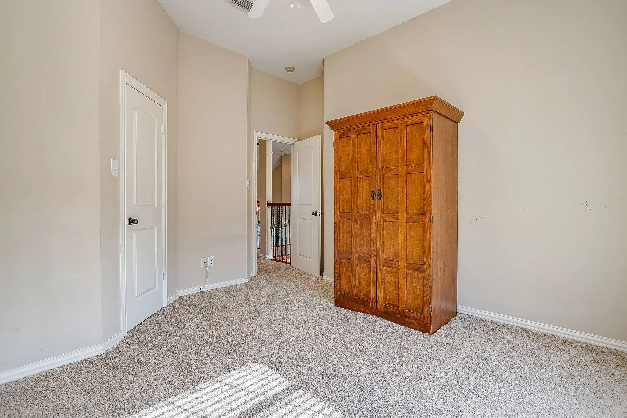 Single Family Residence For Sale in Hood County , 1802 Yucatan Drive, Granbury, Texas 76048, 5 Bedrooms, 4 Bathrooms, 2 Garage spaces, 4,034 Sqft, built in 2007, Price $899,000, mls#21281663, Real Estate Agent in Granbury, Homes For Sale in Hood county, Homes For Sale in Granbury, Realtor in Granbury Texas, Real Estate Brokerage Independent Realty Texas, Luminita Cordes Realtor
