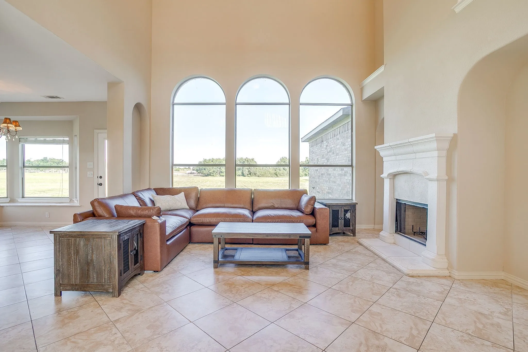 Single Family Residence For Sale in Hood County , 1802 Yucatan Drive, Granbury, Texas 76048, 5 Bedrooms, 4 Bathrooms, 2 Garage spaces, 4,034 Sqft, built in 2007, Price $899,000, mls#21281663, Real Estate Agent in Granbury, Homes For Sale in Hood county, Homes For Sale in Granbury, Realtor in Granbury Texas, Real Estate Brokerage Independent Realty Texas, Luminita Cordes Realtor